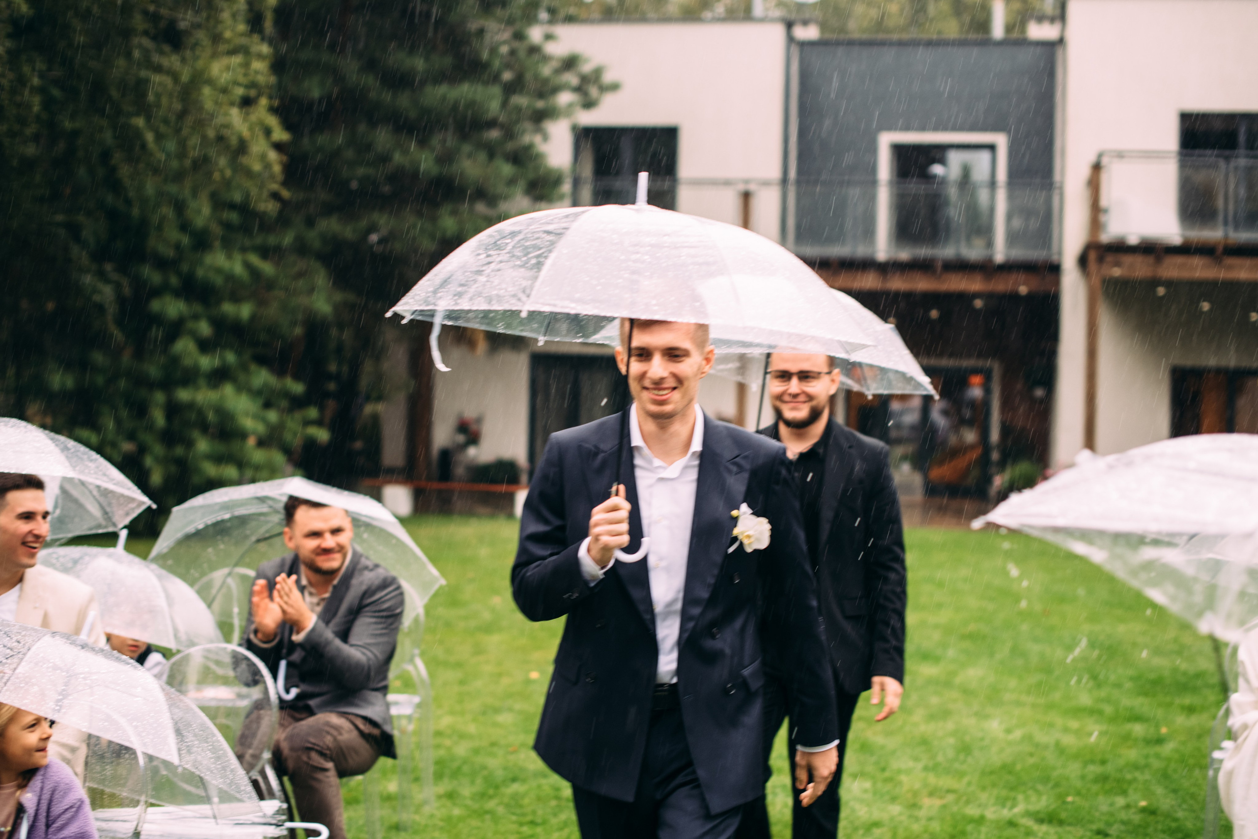 K&M. Rain, love and a lot of happiness. Wedding family photographer Alicante Benidorm Valencia Costa Blanca