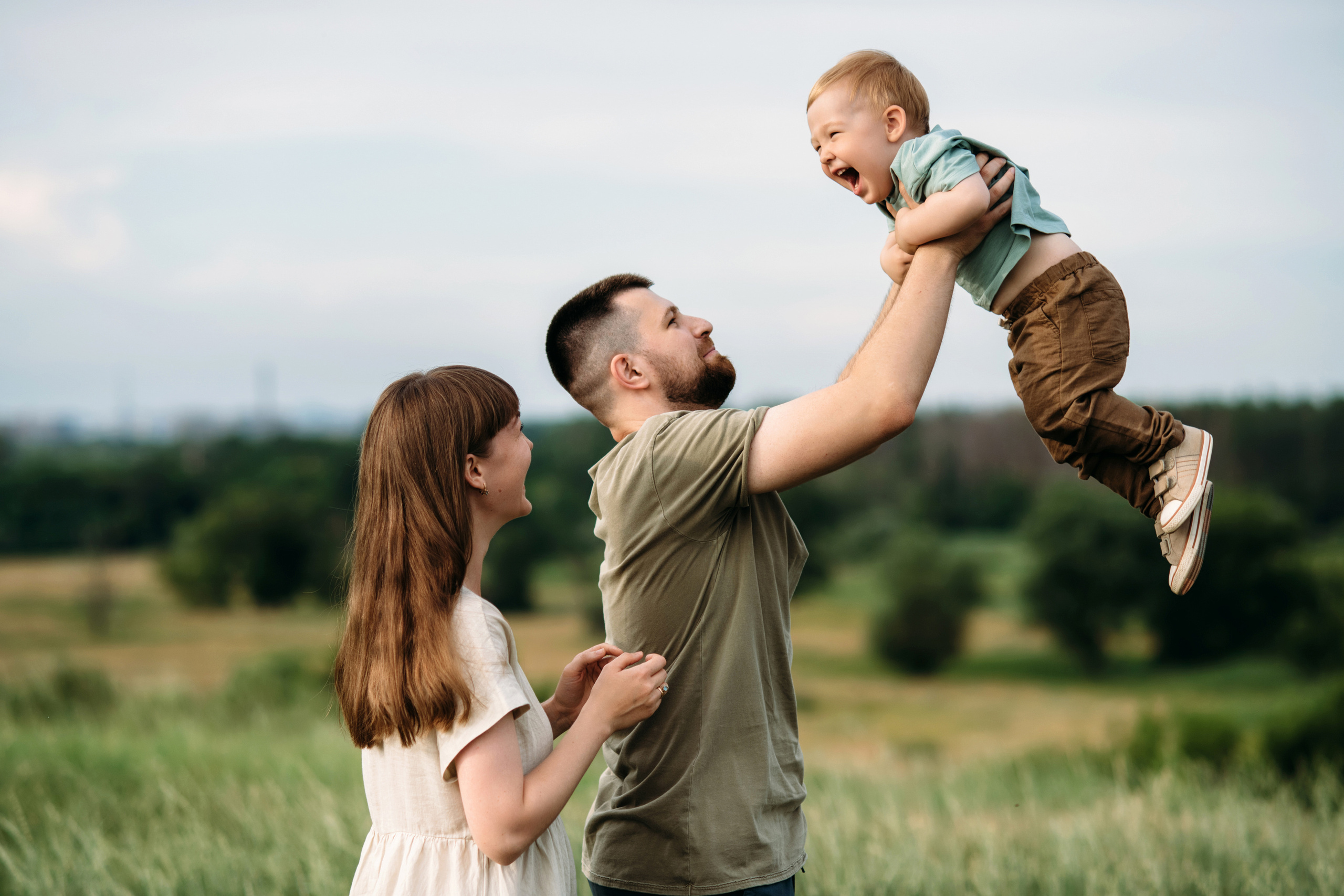 V+T+T. Summer picnic. Wedding family photographer Alicante Benidorm Valencia Costa Blanca