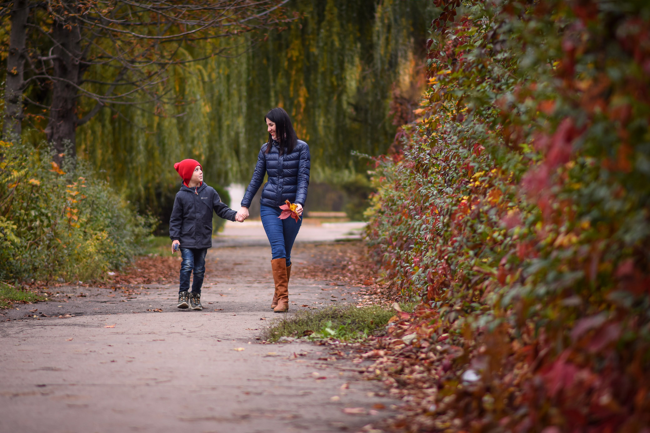 Фотосессия весёлого мальчишки с мамой. Детский и семейный фотограф Алёна Васильева