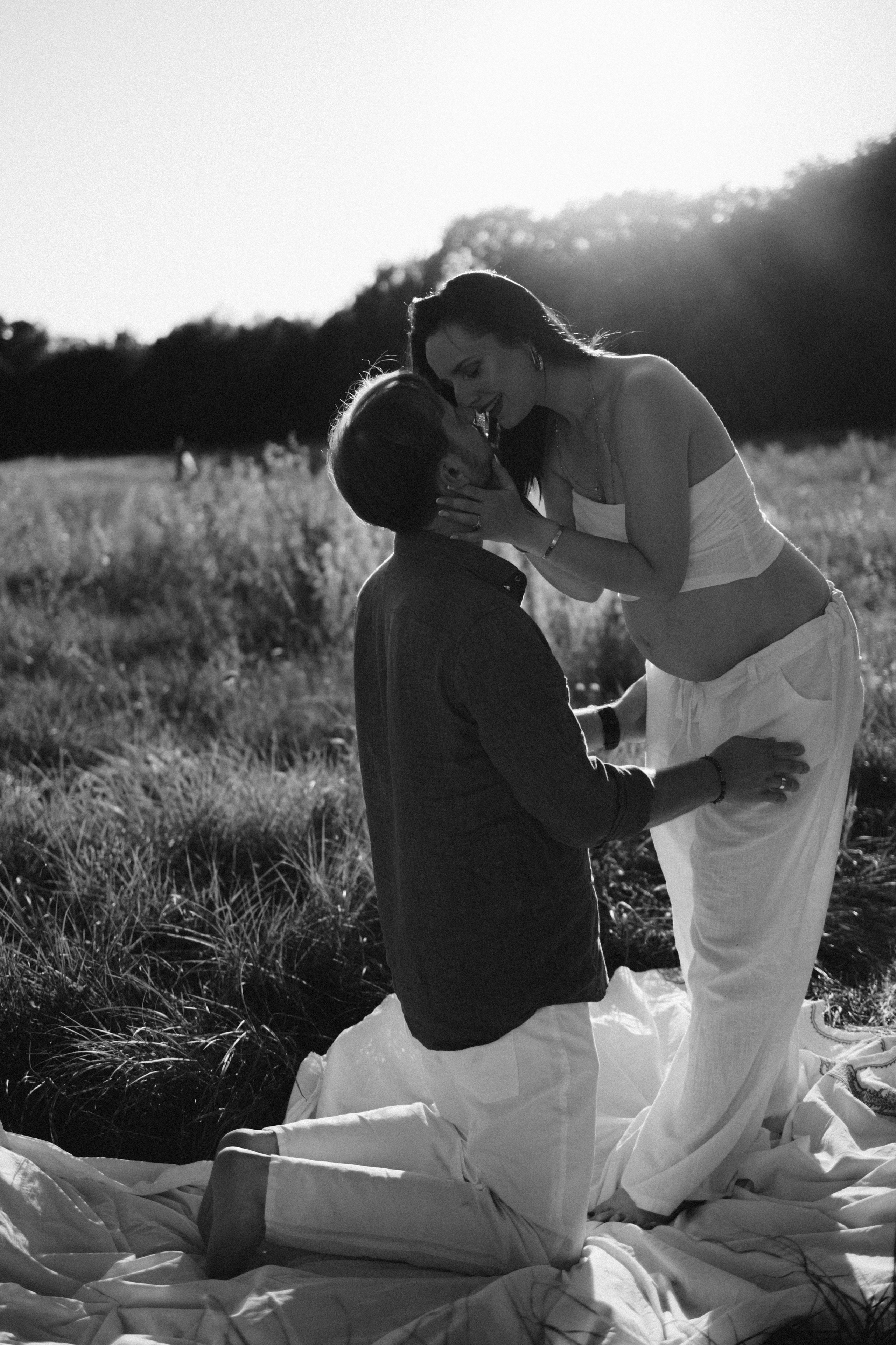 Sesja ciążowa w przyrodzie. Fotograf Poznań