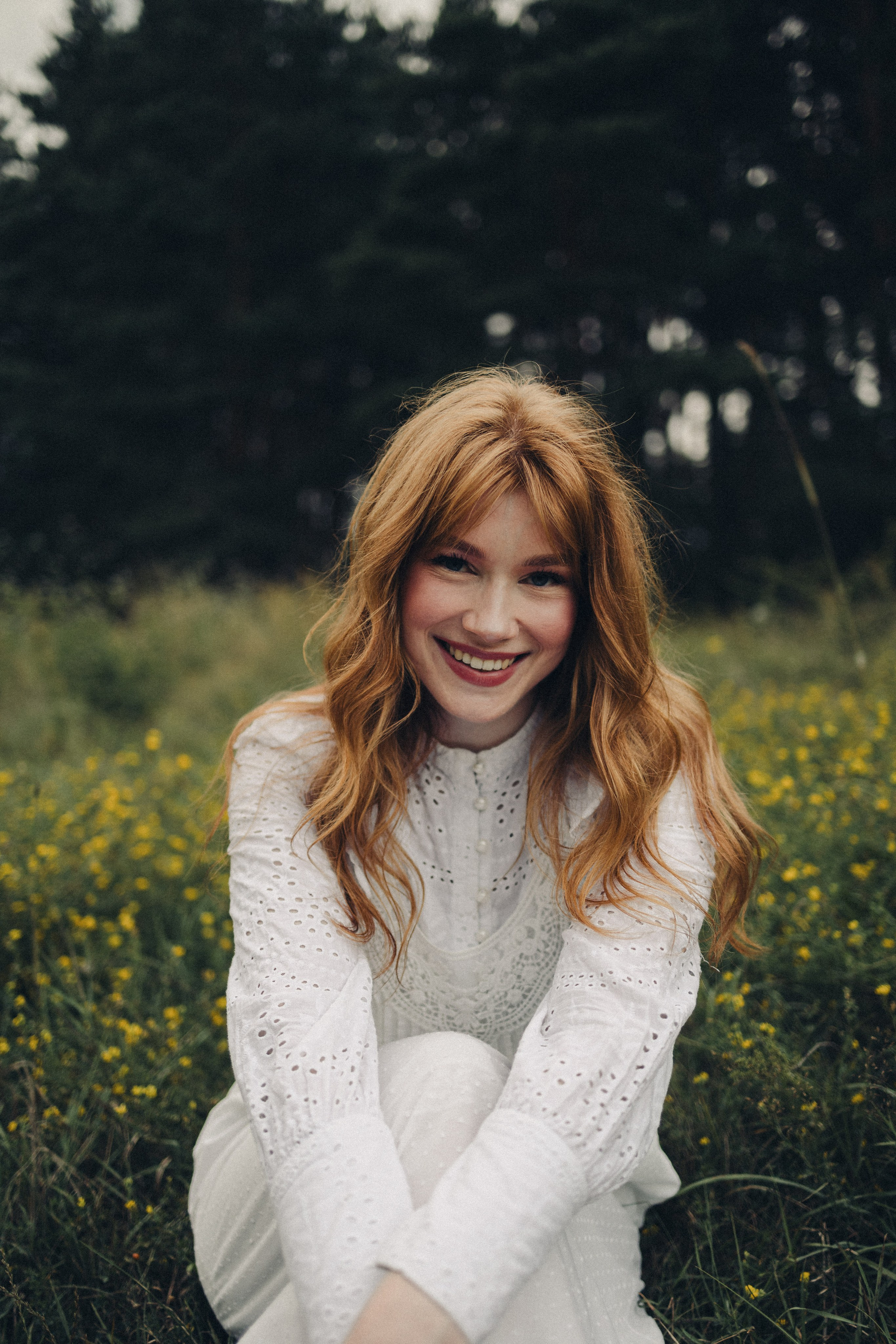 Portret kobiety w naturze. Fotograf Poznań