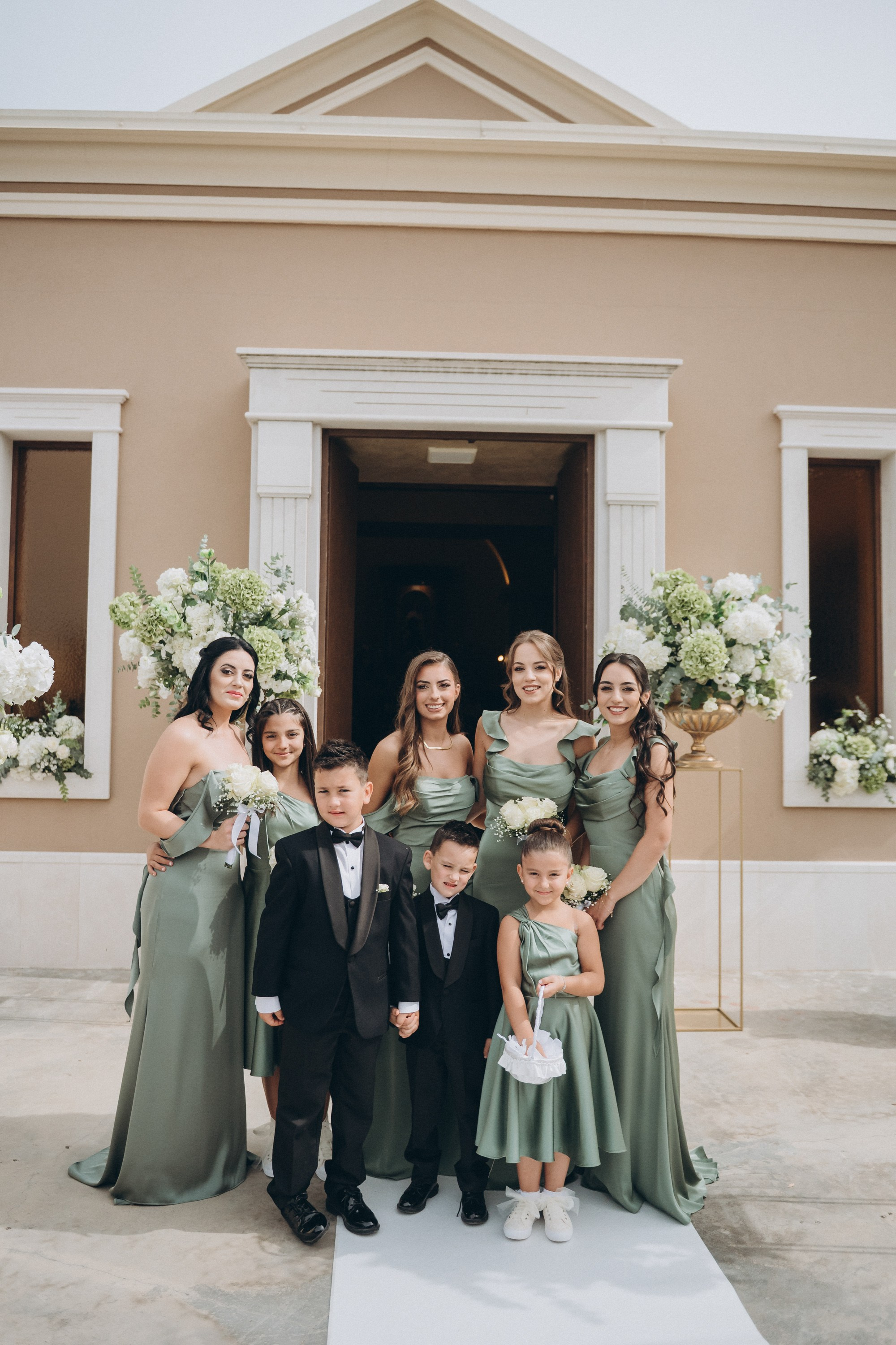 NICOLE & OTO. Ciao, benvenuta! Sono Anastasia la vostra fotografa per il matrimonio