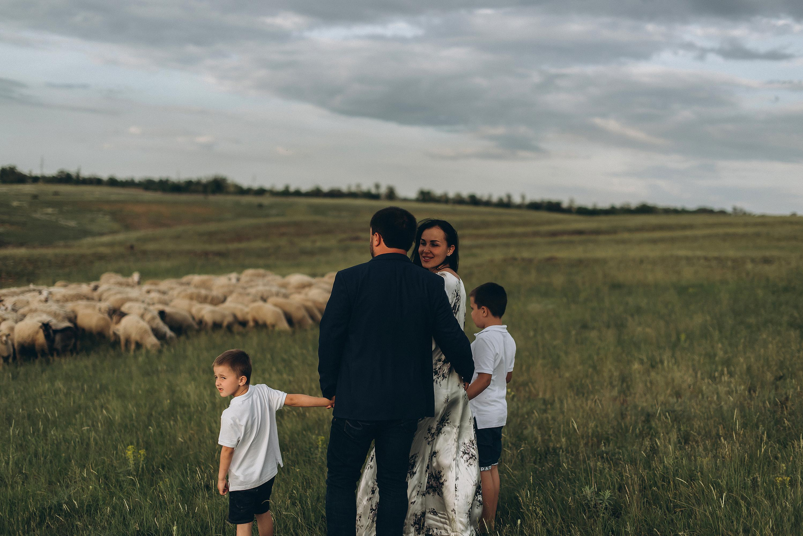 Foto di famiglia. Ciao, benvenuta! Sono Anastasia la vostra fotografa per il matrimonio