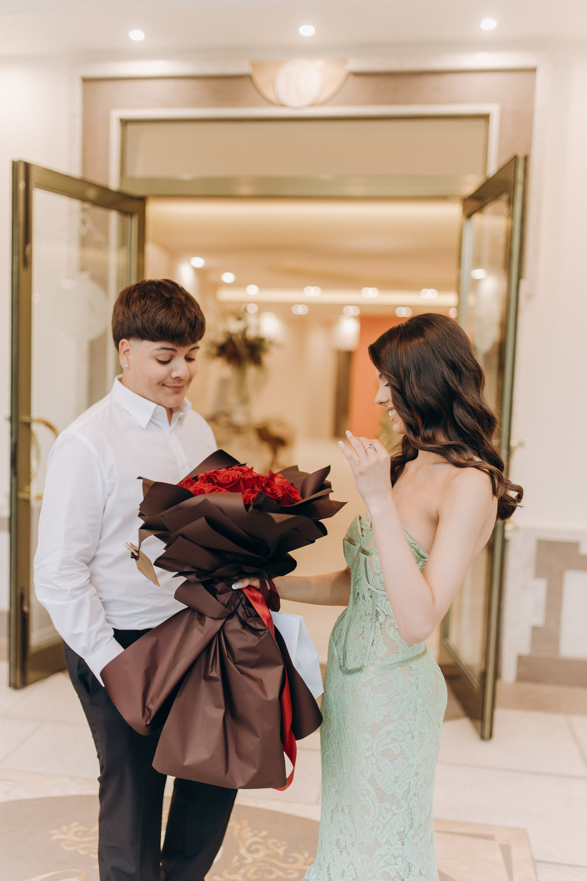 ALICE. Ciao, benvenuta! Sono Anastasia la vostra fotografa per il matrimonio