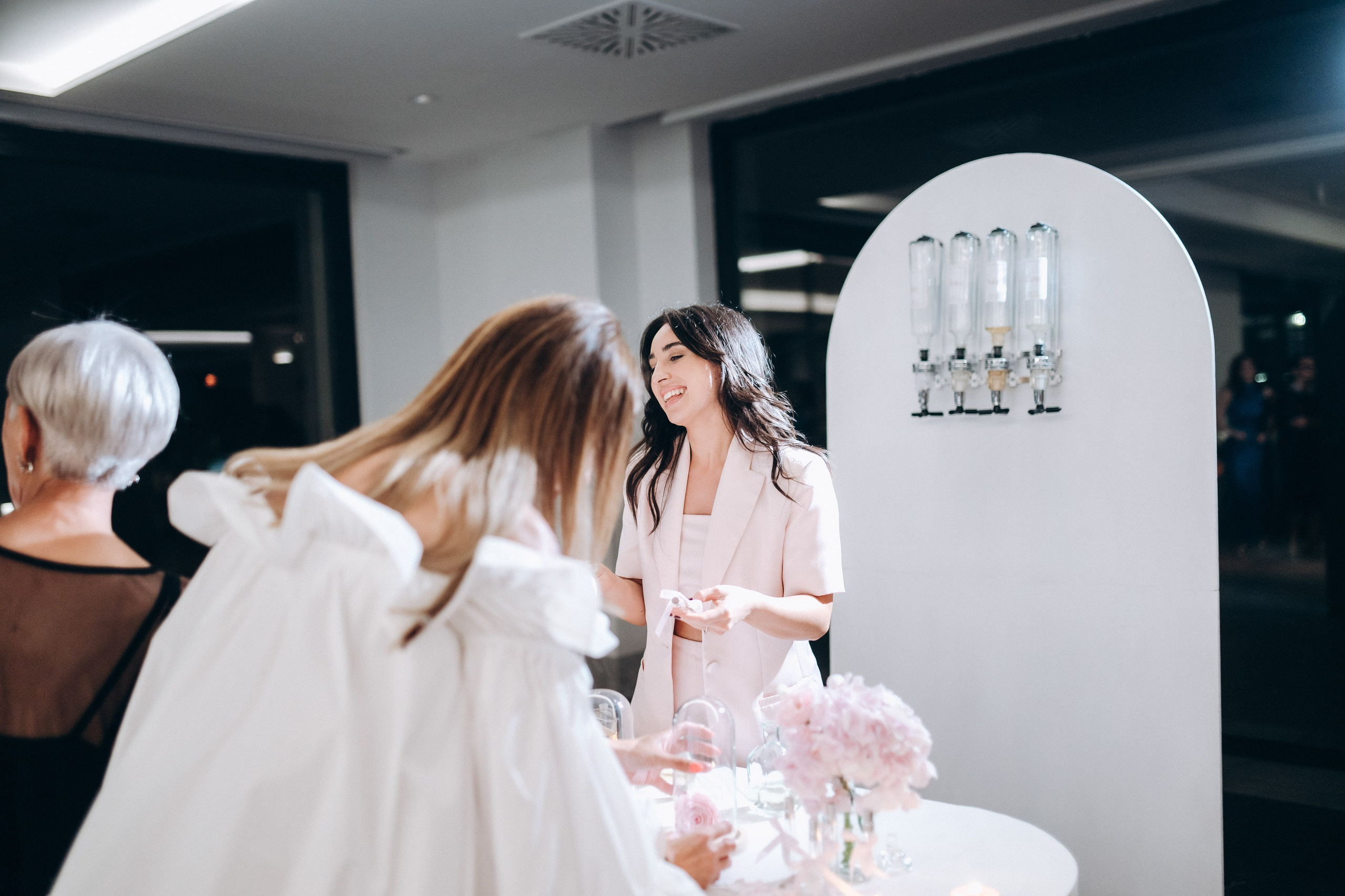 REBECCA. Ciao, benvenuta! Sono Anastasia la vostra fotografa per il matrimonio