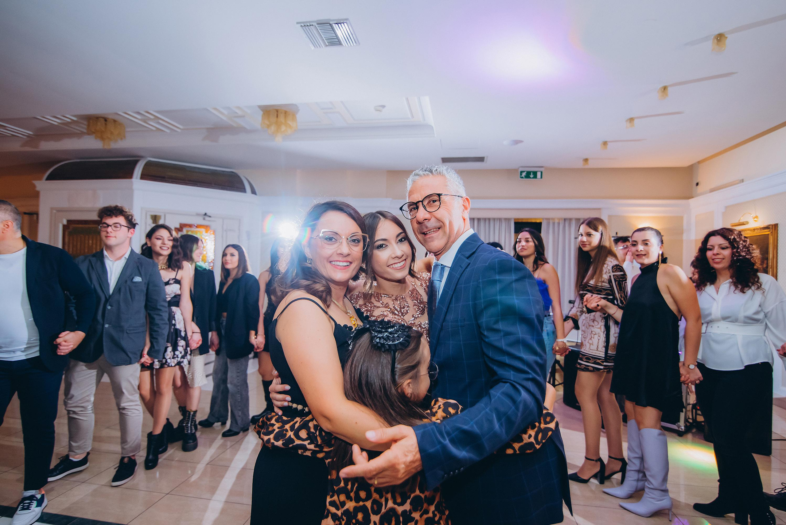 18 anni di Francesca. Ciao, benvenuta! Sono Anastasia la vostra fotografa per il matrimonio