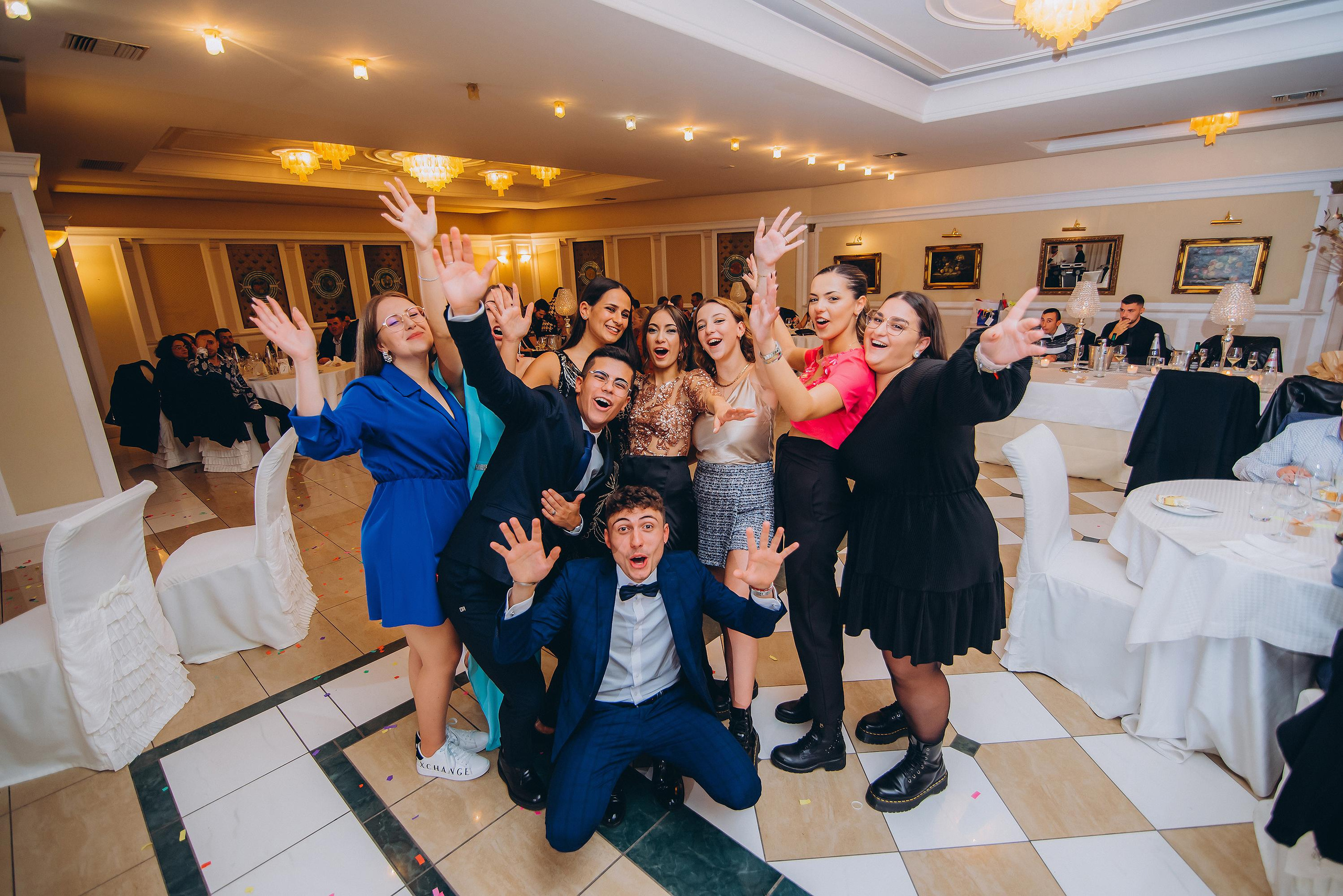 18 anni di Francesca. Ciao, benvenuta! Sono Anastasia la vostra fotografa per il matrimonio