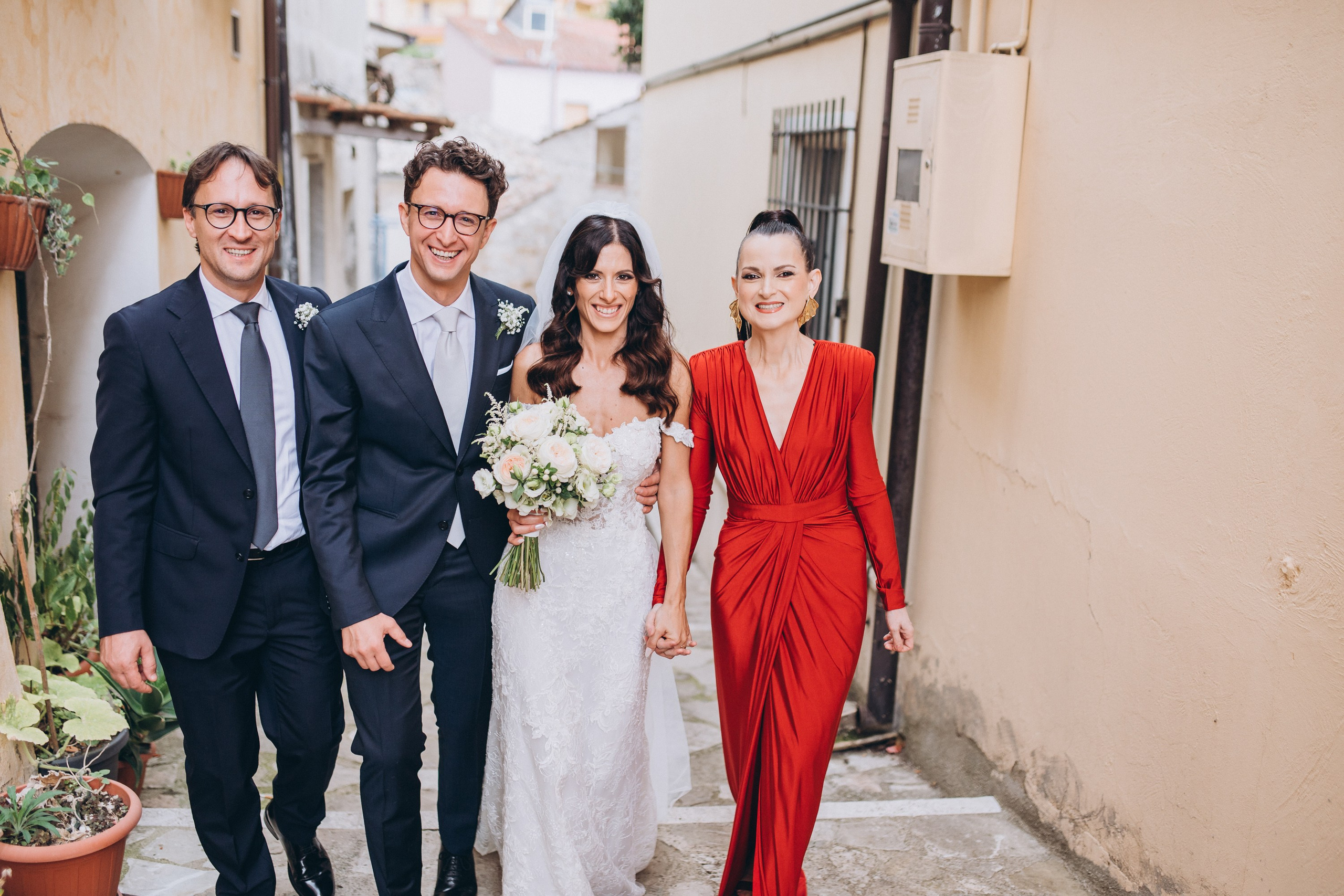 Antonella e Paolo. Ciao, benvenuta! Sono Anastasia la vostra fotografa per il matrimonio