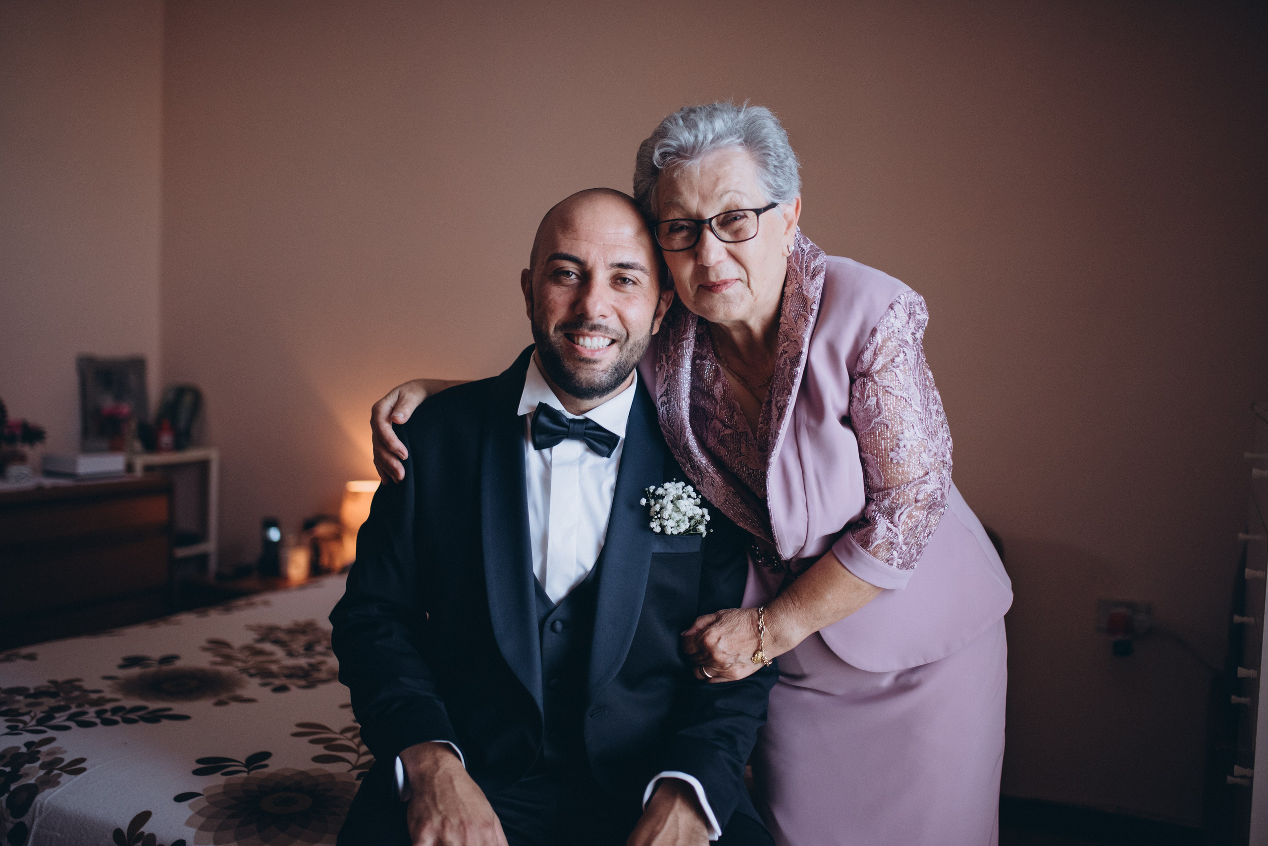 TONI & SABRINA. Ciao, benvenuta! Sono Anastasia la vostra fotografa per il matrimonio