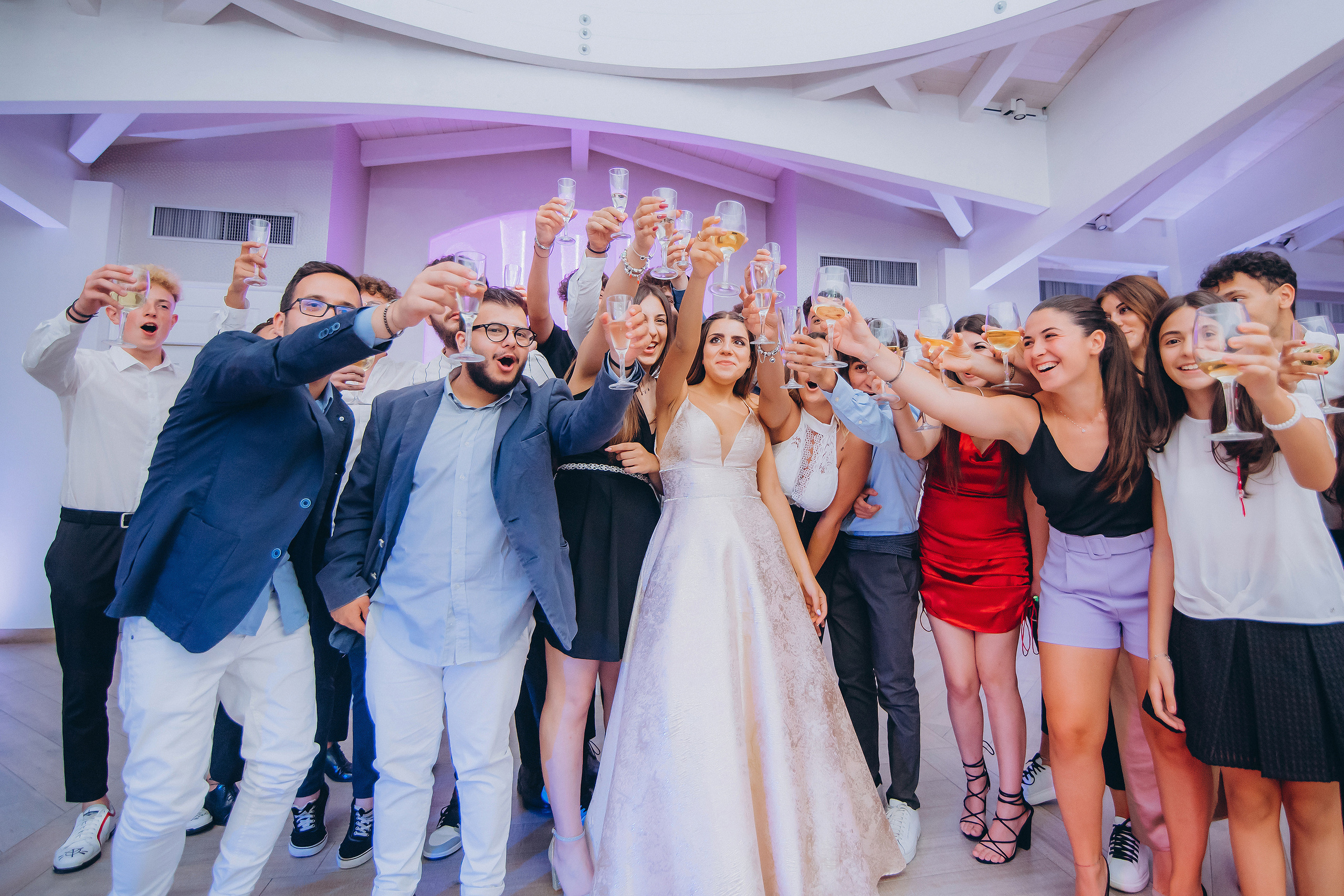 Ramona. Ciao, benvenuta! Sono Anastasia la vostra fotografa per il matrimonio