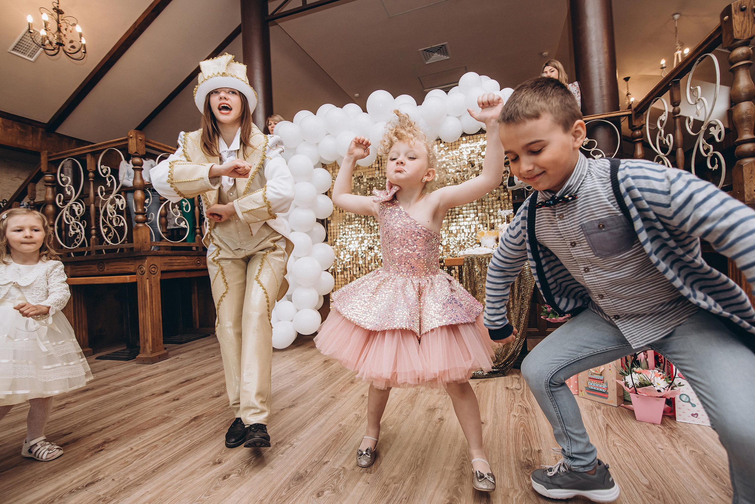 Kate. Ciao, benvenuta! Sono Anastasia la vostra fotografa per il matrimonio