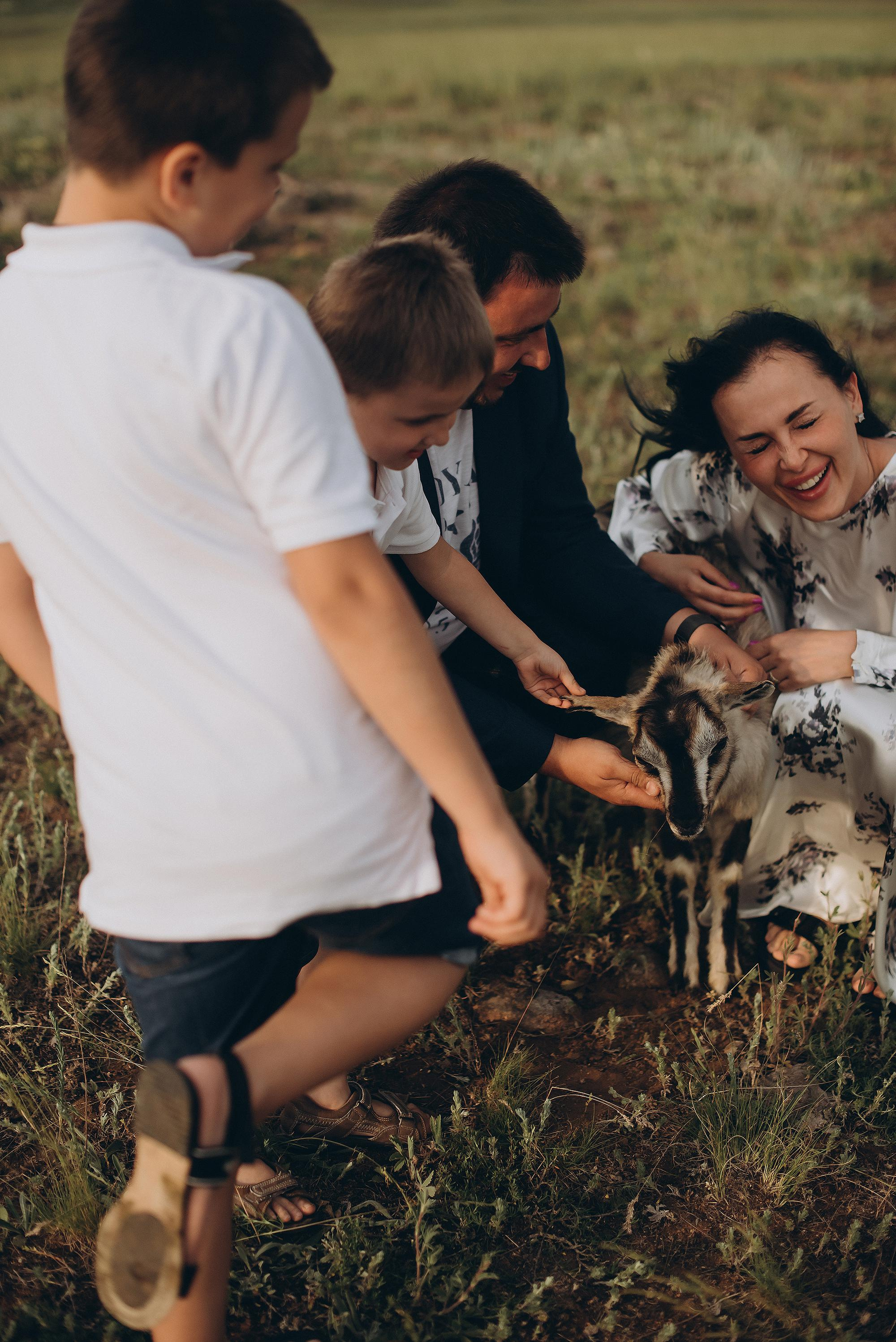 Foto di famiglia. Ciao, benvenuta! Sono Anastasia la vostra fotografa per il matrimonio