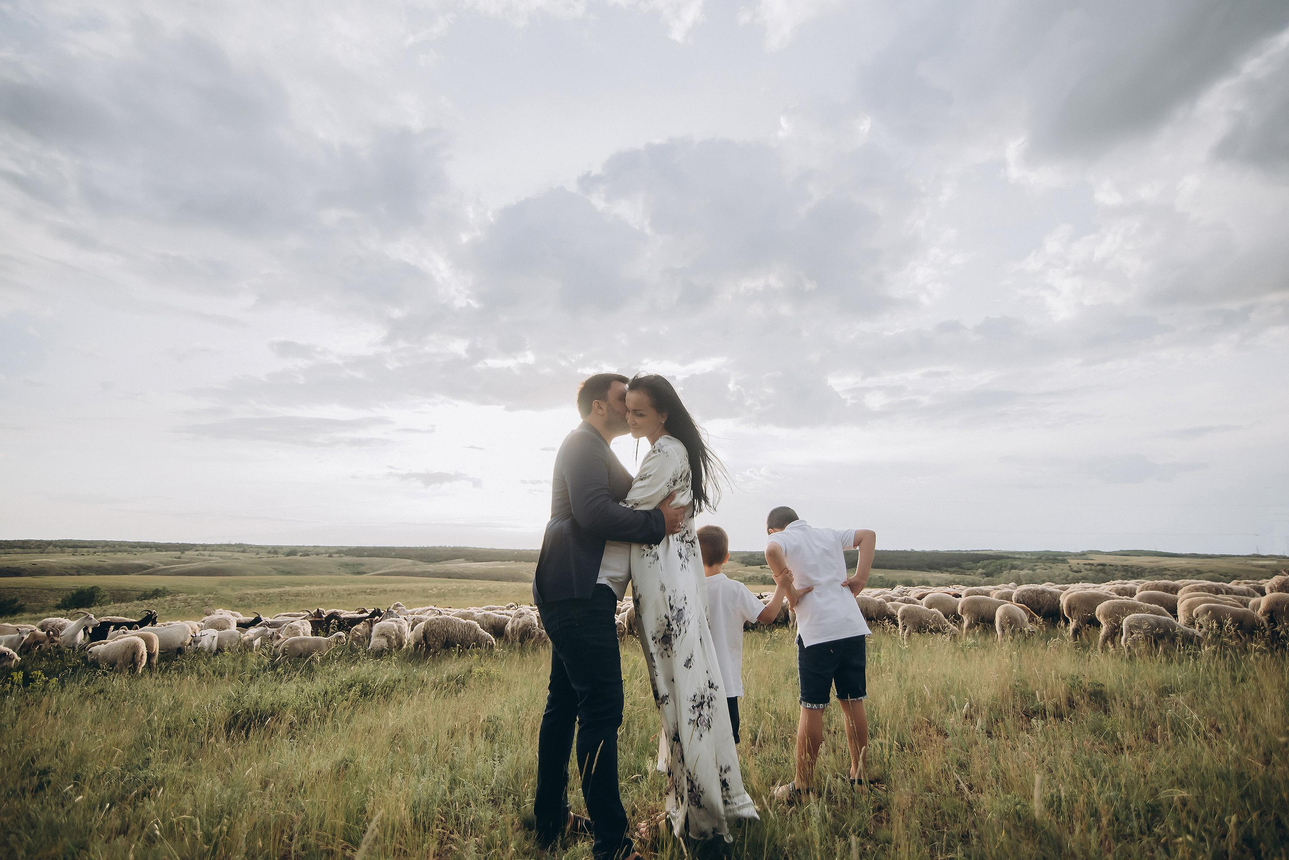 Foto di famiglia. Ciao, benvenuta! Sono Anastasia la vostra fotografa per il matrimonio