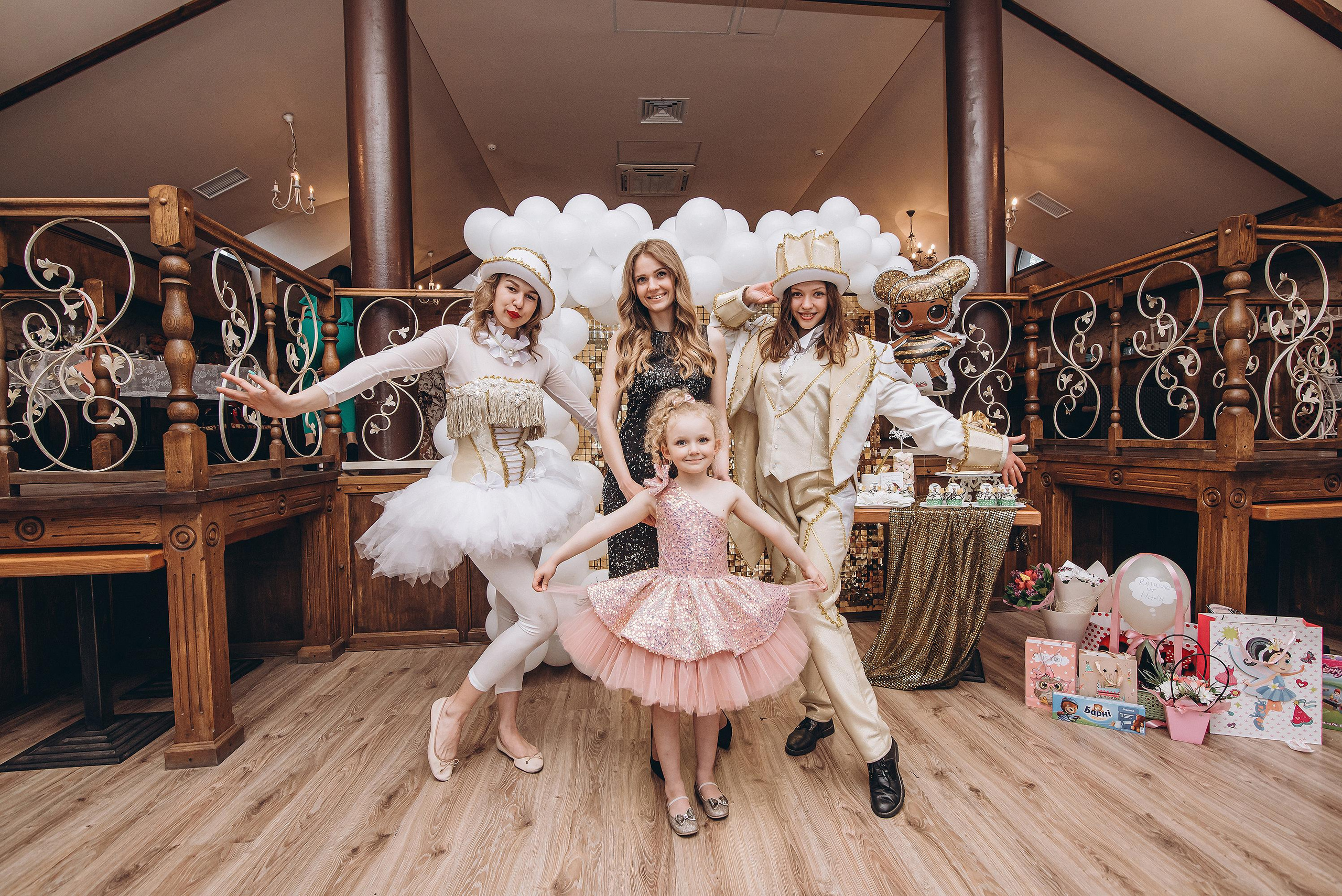 Kate. Ciao, benvenuta! Sono Anastasia la vostra fotografa per il matrimonio