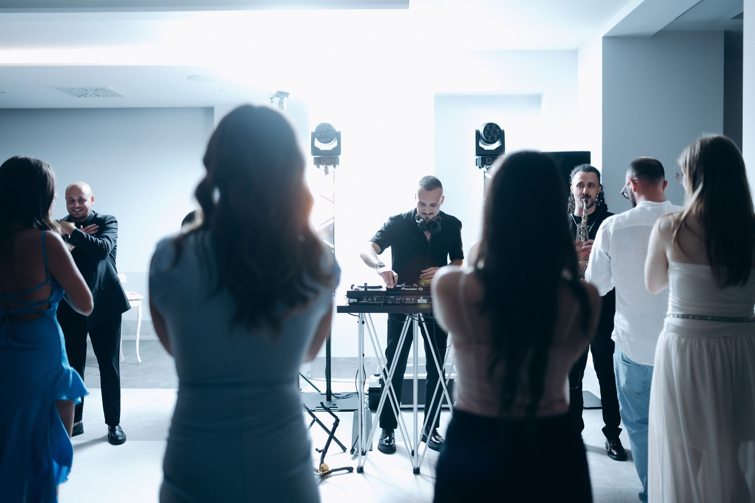 REBECCA. Ciao, benvenuta! Sono Anastasia la vostra fotografa per il matrimonio