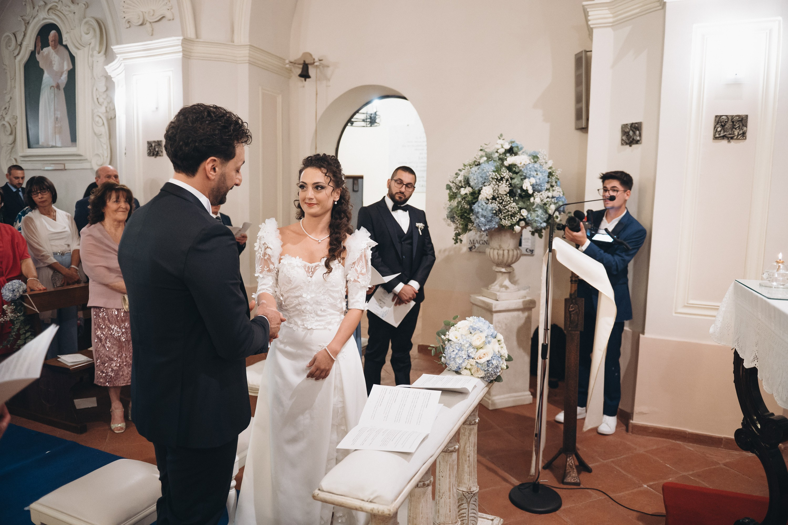 Marilù e Vittorio. Ciao, benvenuta! Sono Anastasia la vostra fotografa per il matrimonio