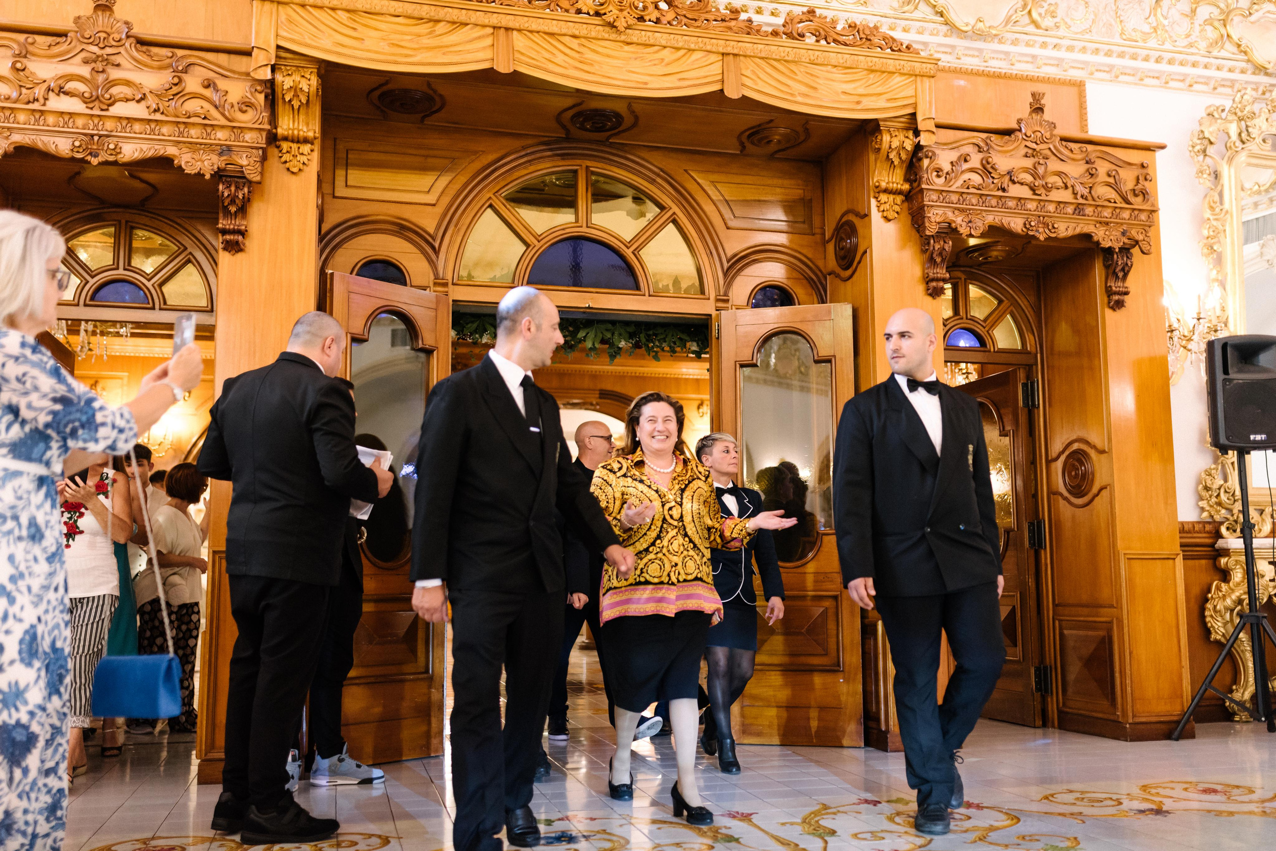 INCORONATA E GIOVANNI. Ciao, benvenuta! Sono Anastasia la vostra fotografa per il matrimonio