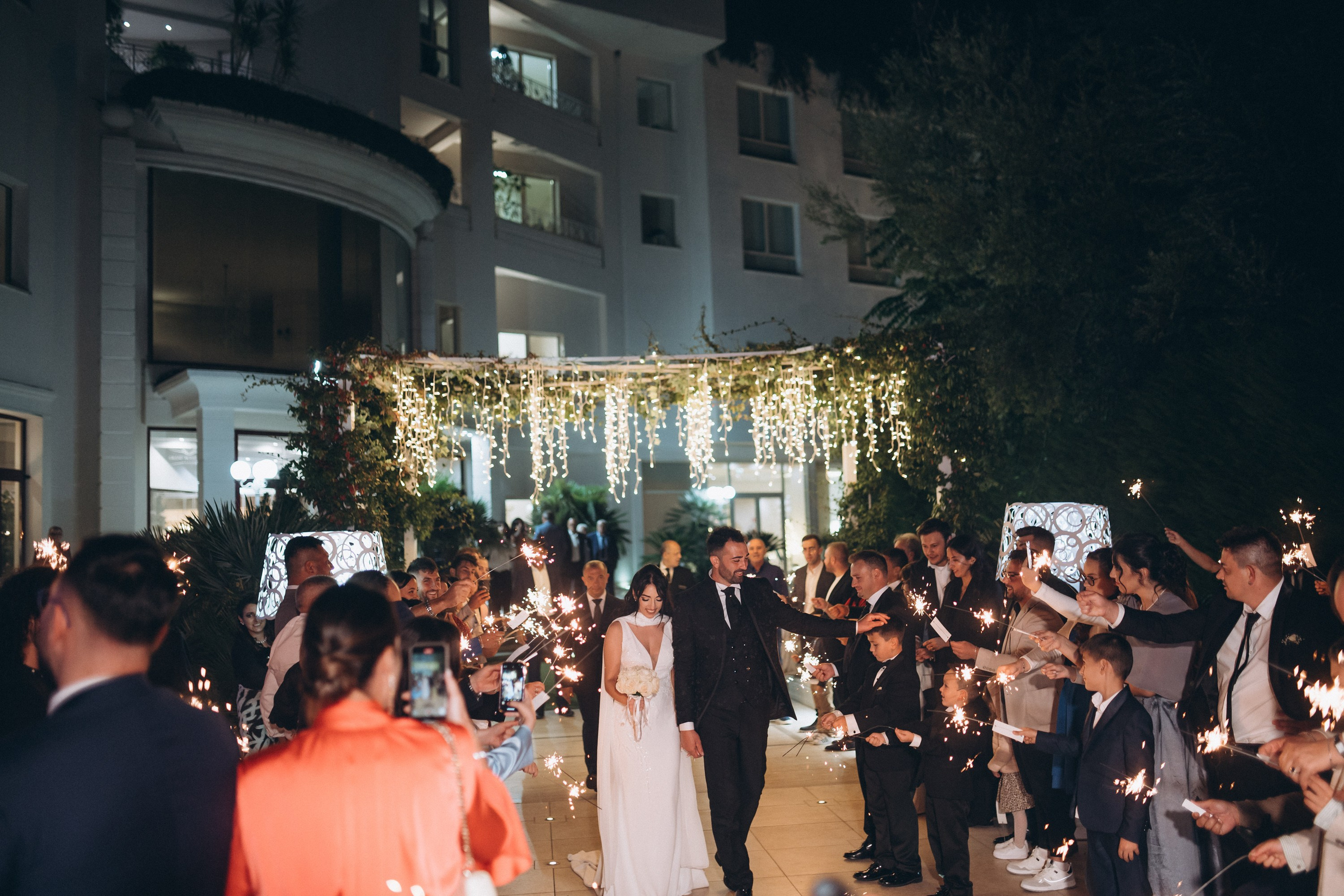 NICOLE & OTO. Ciao, benvenuta! Sono Anastasia la vostra fotografa per il matrimonio