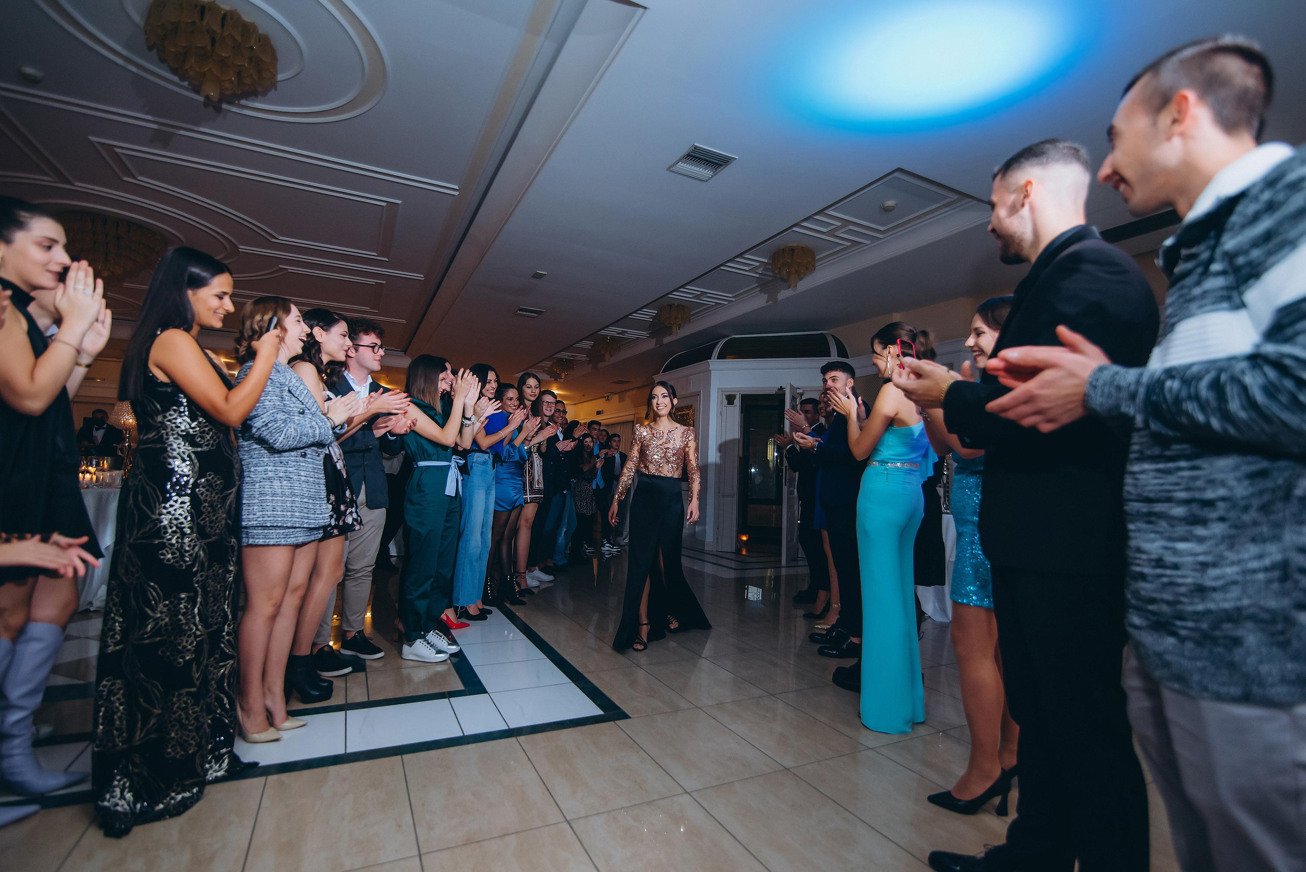 18 anni di Francesca. Ciao, benvenuta! Sono Anastasia la vostra fotografa per il matrimonio