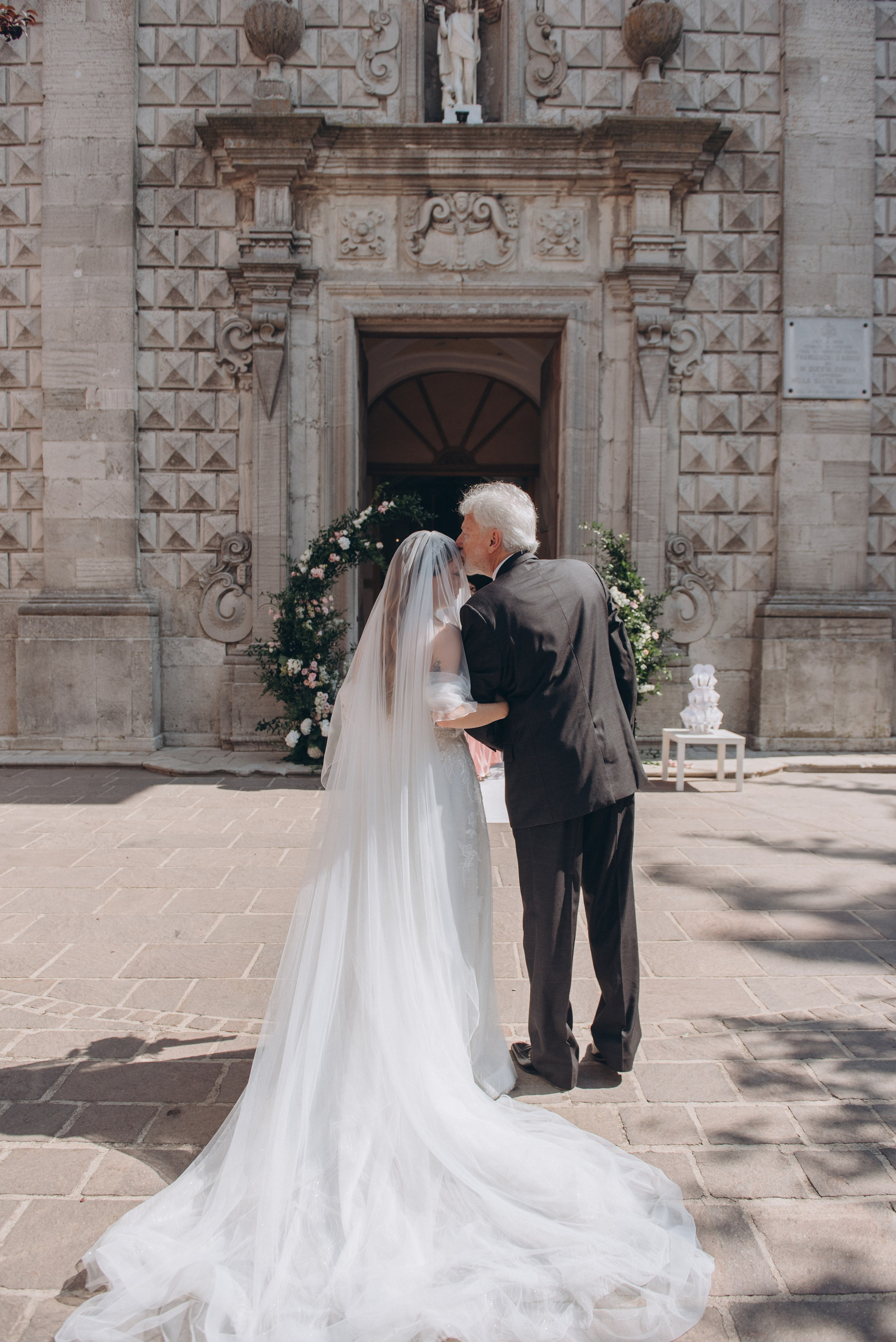 ANNA E LEONARDO. Ciao, benvenuta! Sono Anastasia la vostra fotografa per il matrimonio