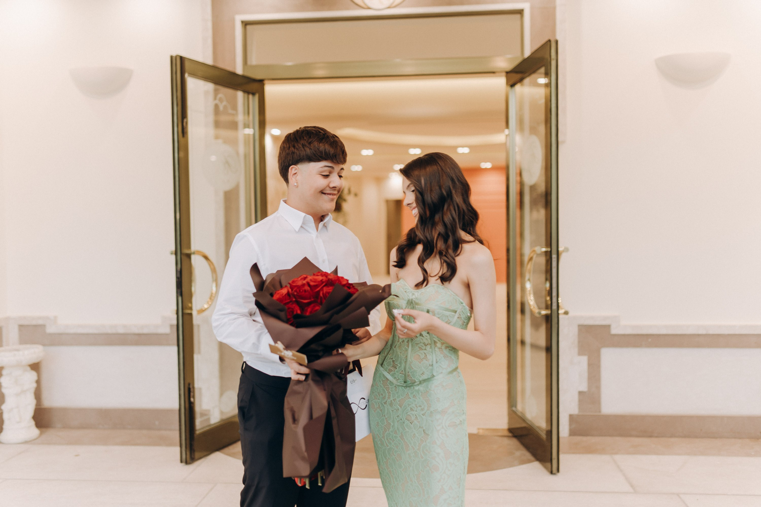 ALICE. Ciao, benvenuta! Sono Anastasia la vostra fotografa per il matrimonio
