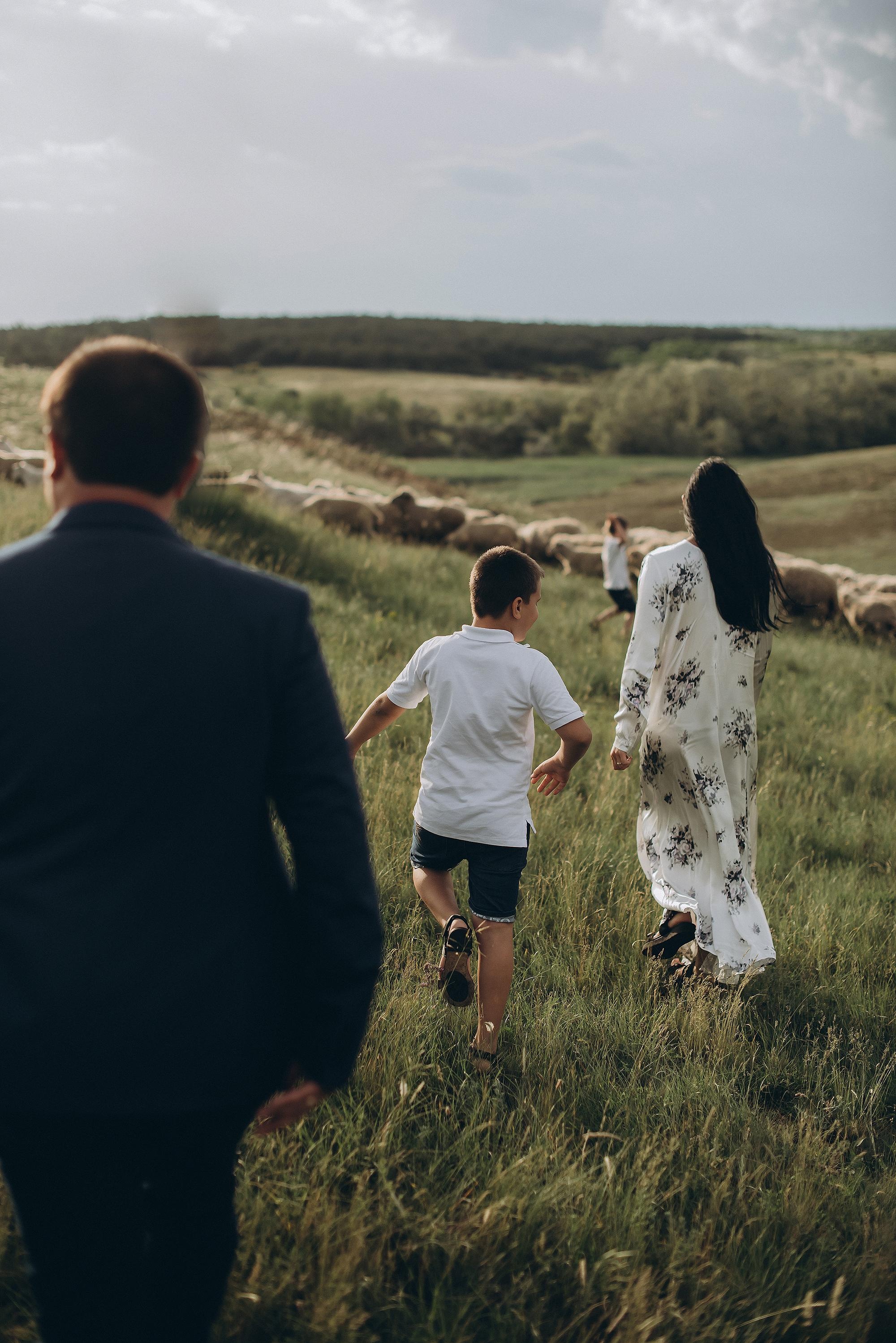 Foto di famiglia. Ciao, benvenuta! Sono Anastasia la vostra fotografa per il matrimonio