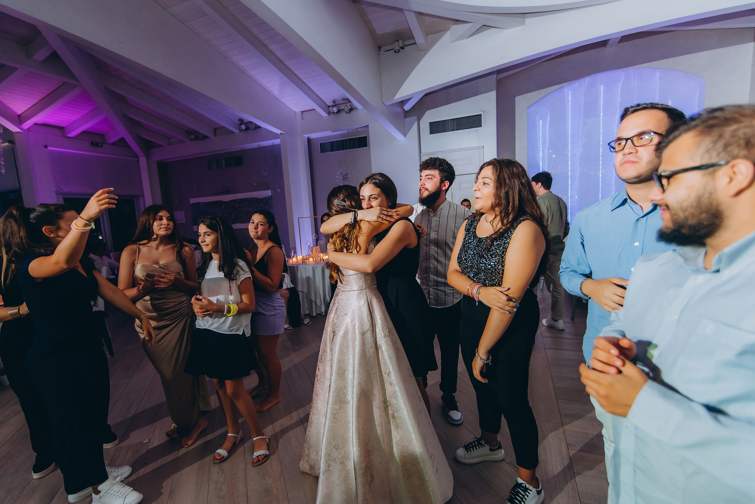 Ramona. Ciao, benvenuta! Sono Anastasia la vostra fotografa per il matrimonio