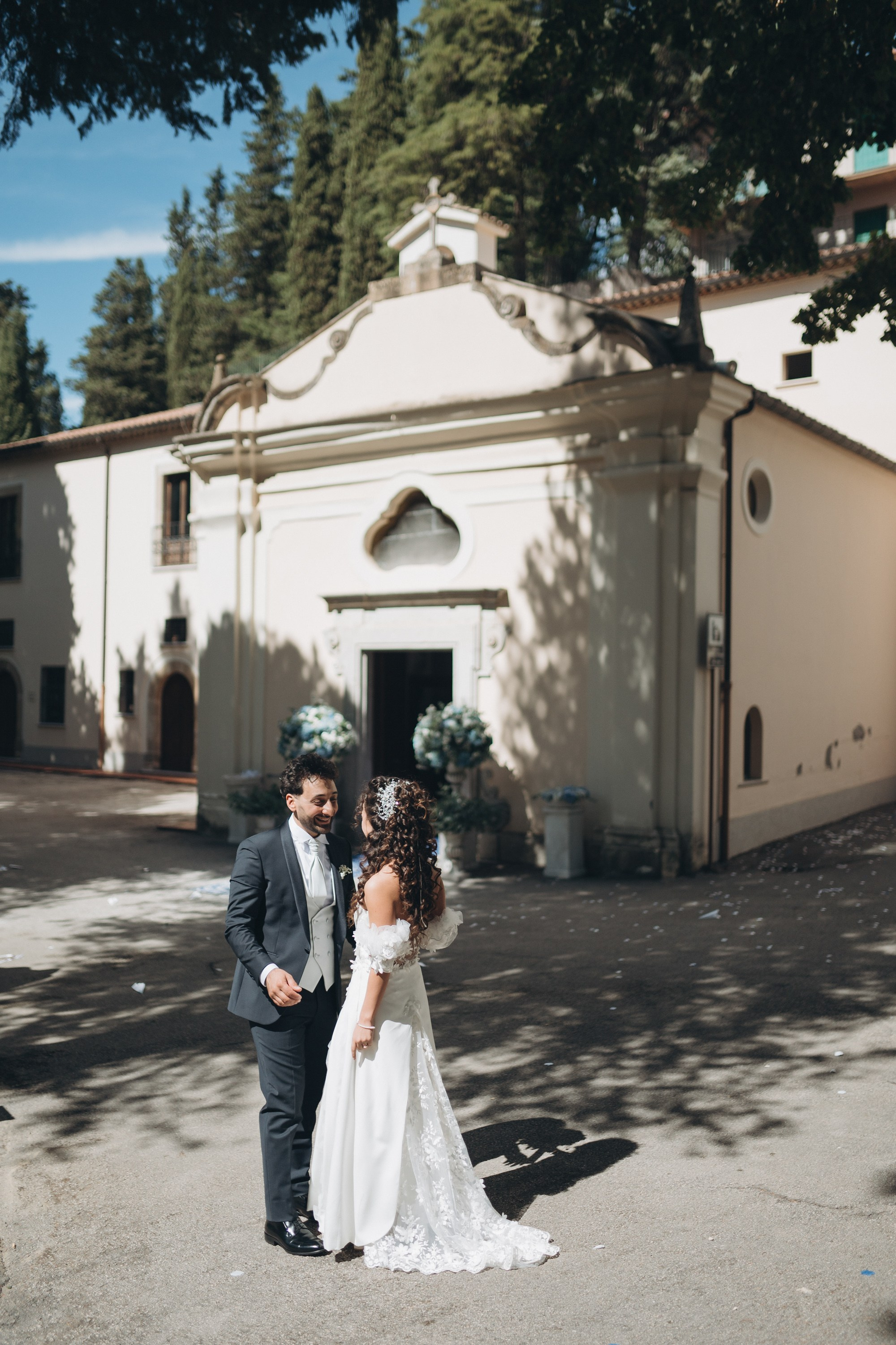 Marilù e Vittorio. Ciao, benvenuta! Sono Anastasia la vostra fotografa per il matrimonio