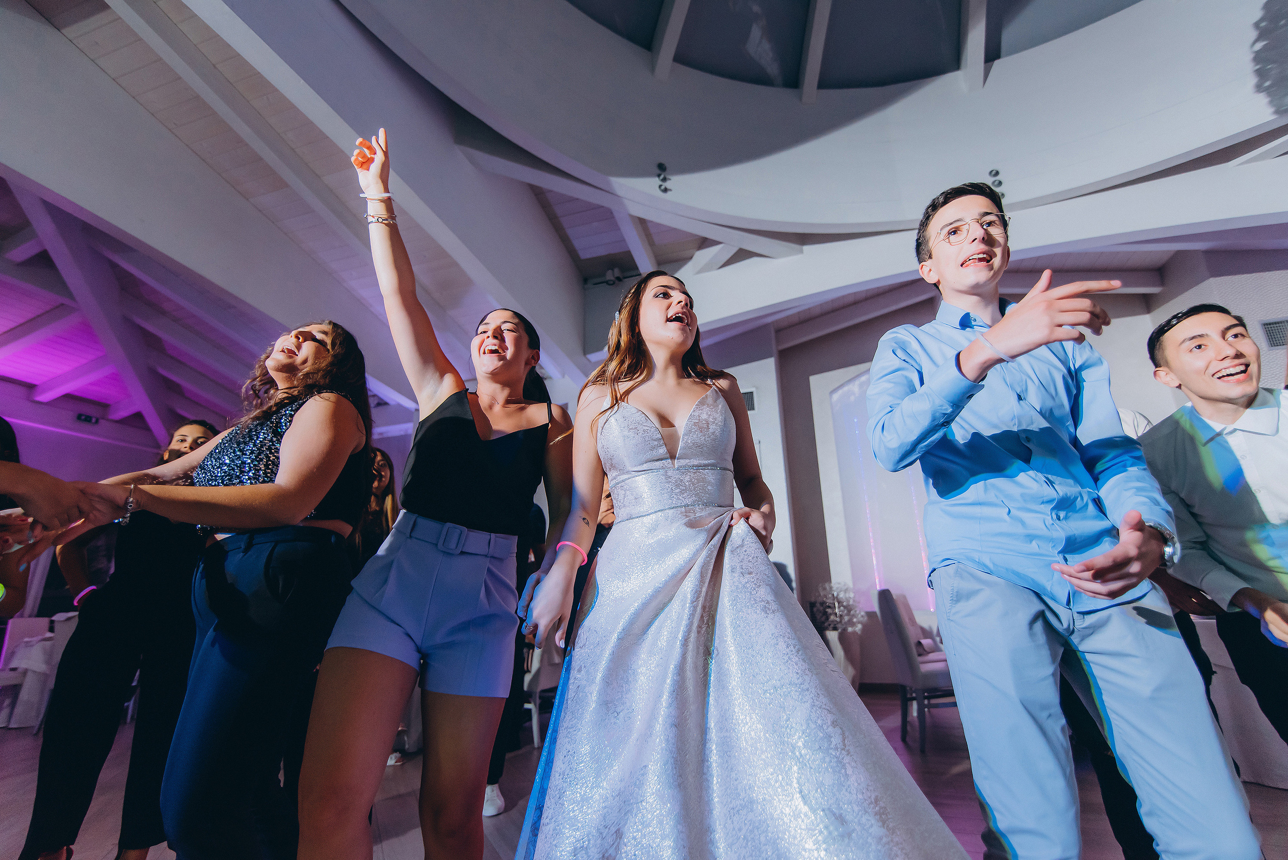 Ramona. Ciao, benvenuta! Sono Anastasia la vostra fotografa per il matrimonio