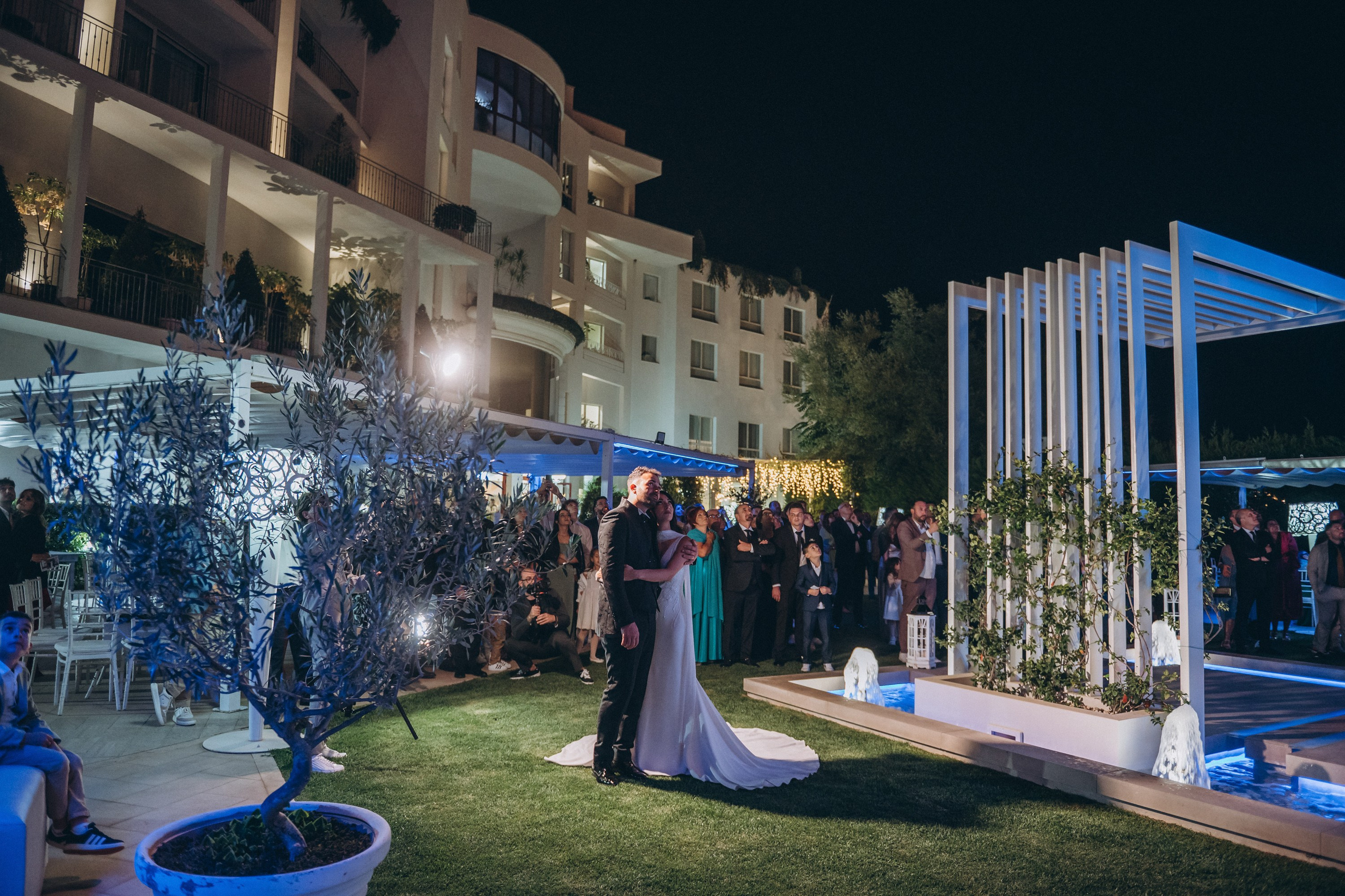 NICOLE & OTO. Ciao, benvenuta! Sono Anastasia la vostra fotografa per il matrimonio