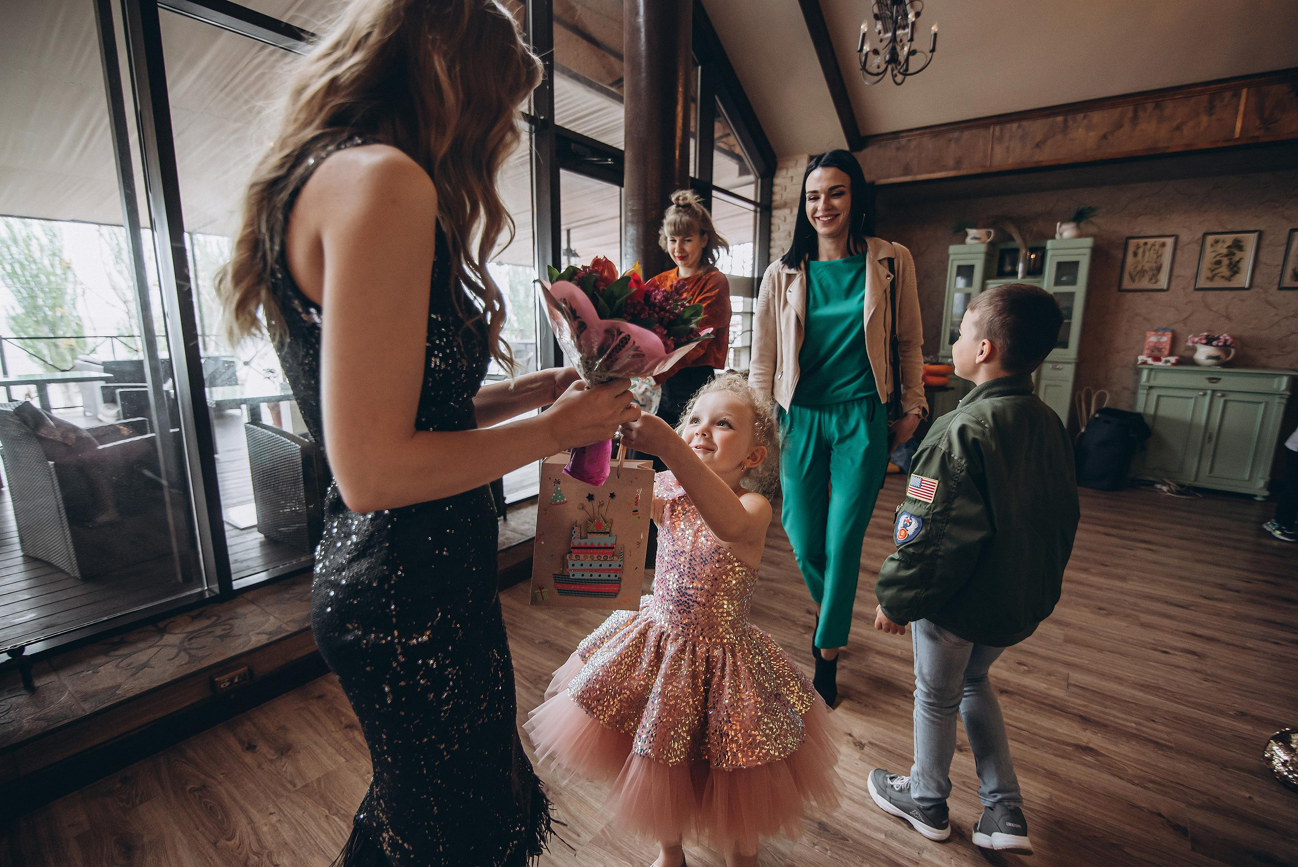 Kate. Ciao, benvenuta! Sono Anastasia la vostra fotografa per il matrimonio