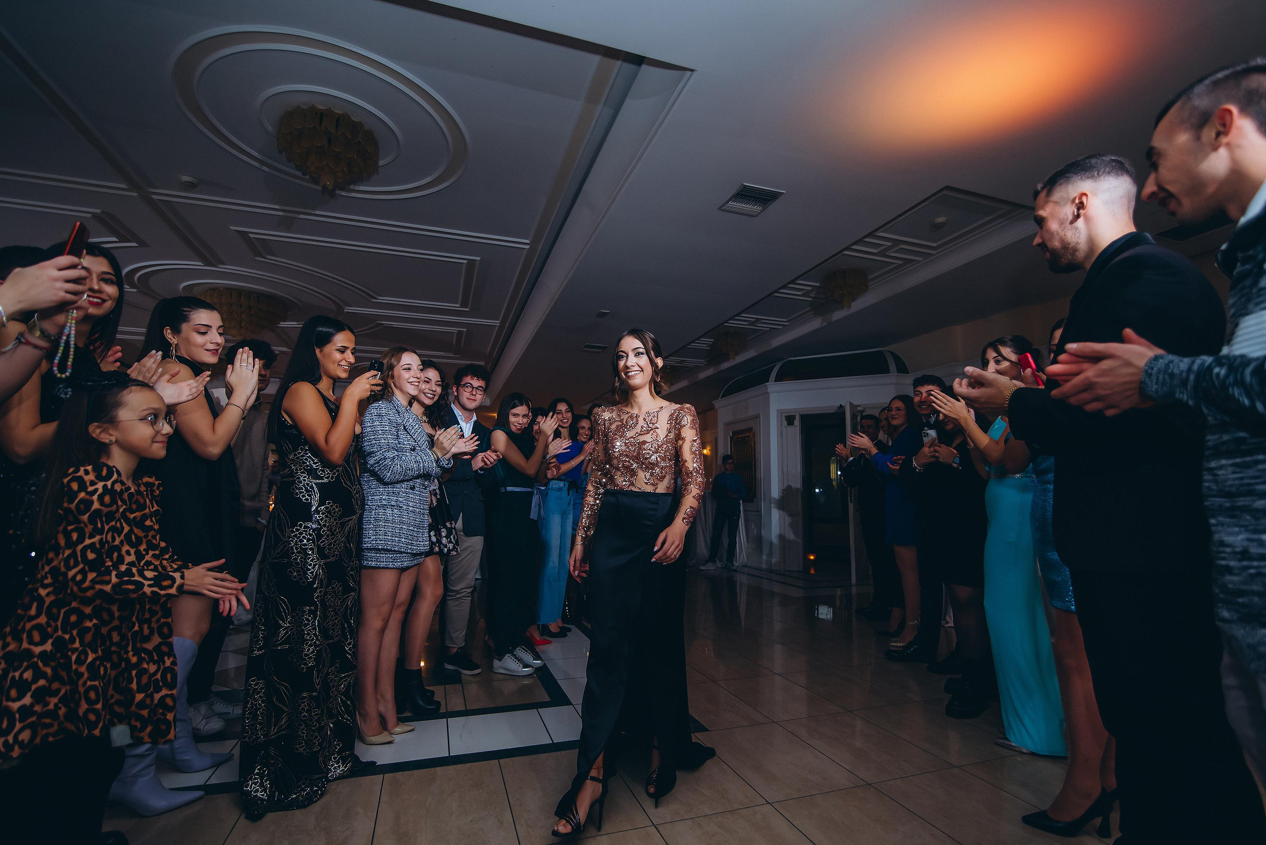 18 anni di Francesca. Ciao, benvenuta! Sono Anastasia la vostra fotografa per il matrimonio