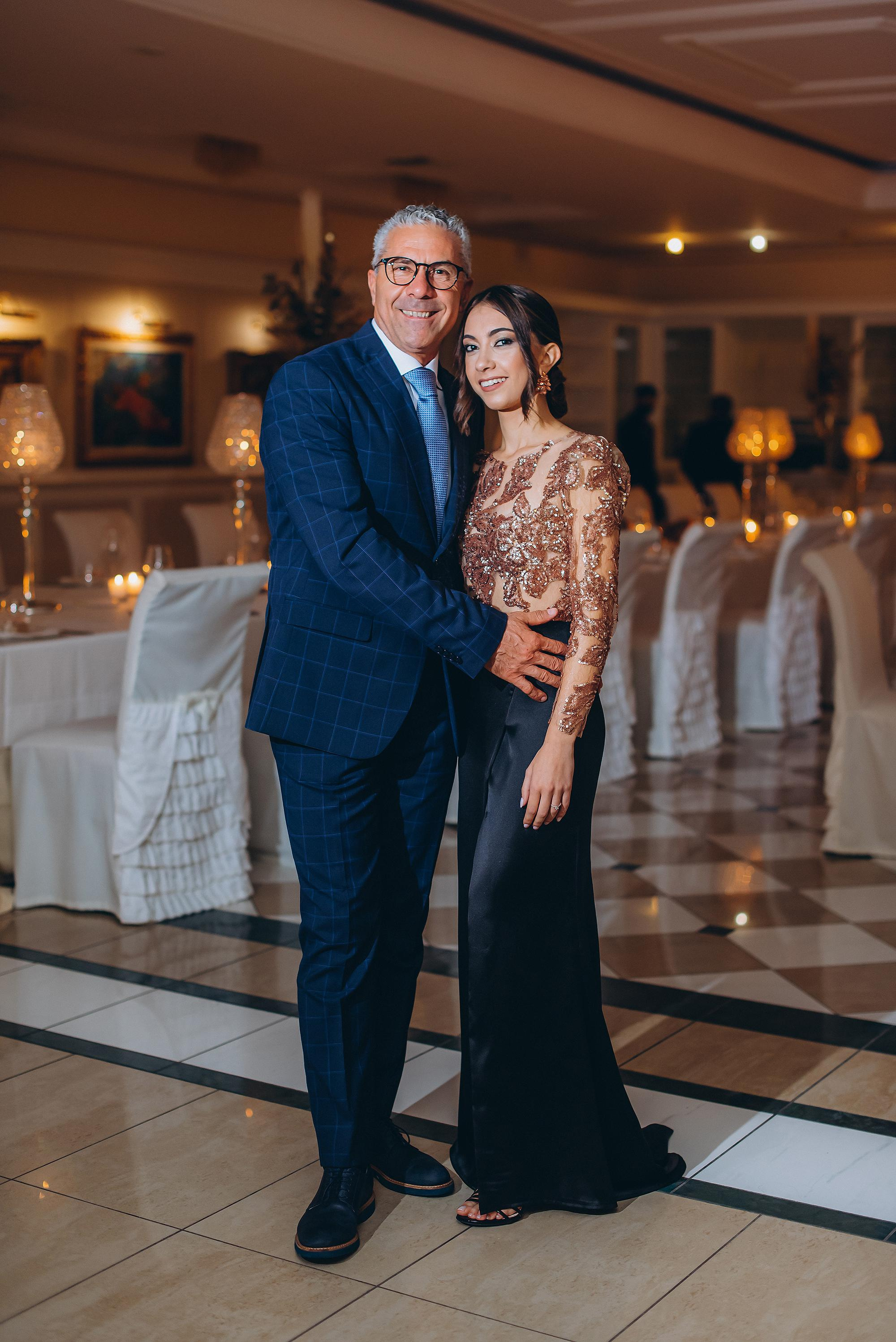 18 anni di Francesca. Ciao, benvenuta! Sono Anastasia la vostra fotografa per il matrimonio