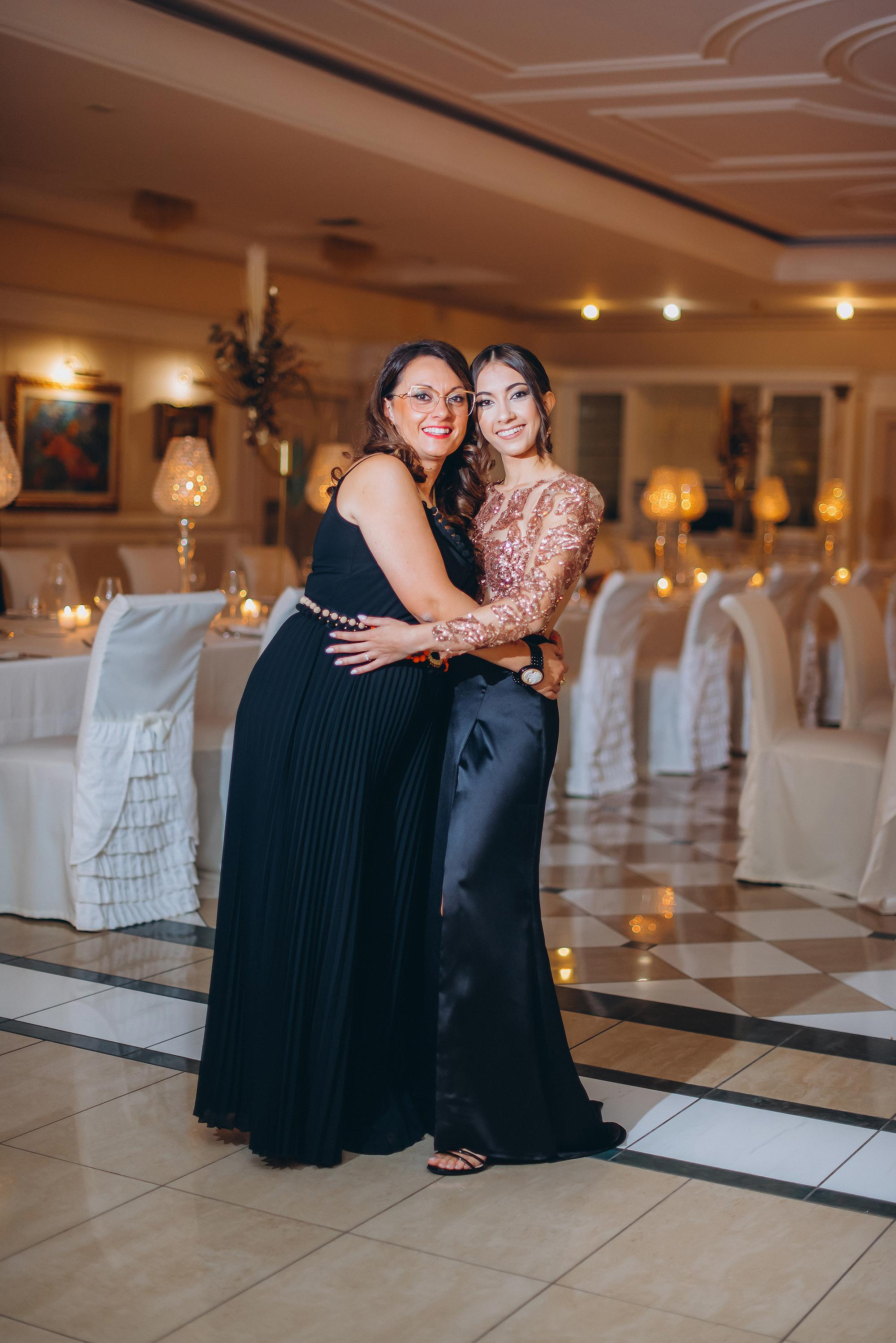 18 anni di Francesca. Ciao, benvenuta! Sono Anastasia la vostra fotografa per il matrimonio