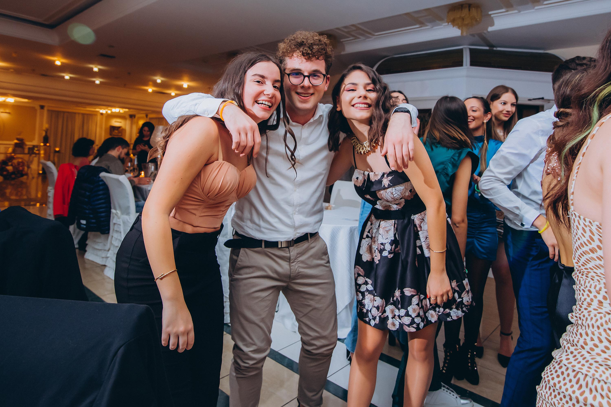 18 anni di Francesca. Ciao, benvenuta! Sono Anastasia la vostra fotografa per il matrimonio