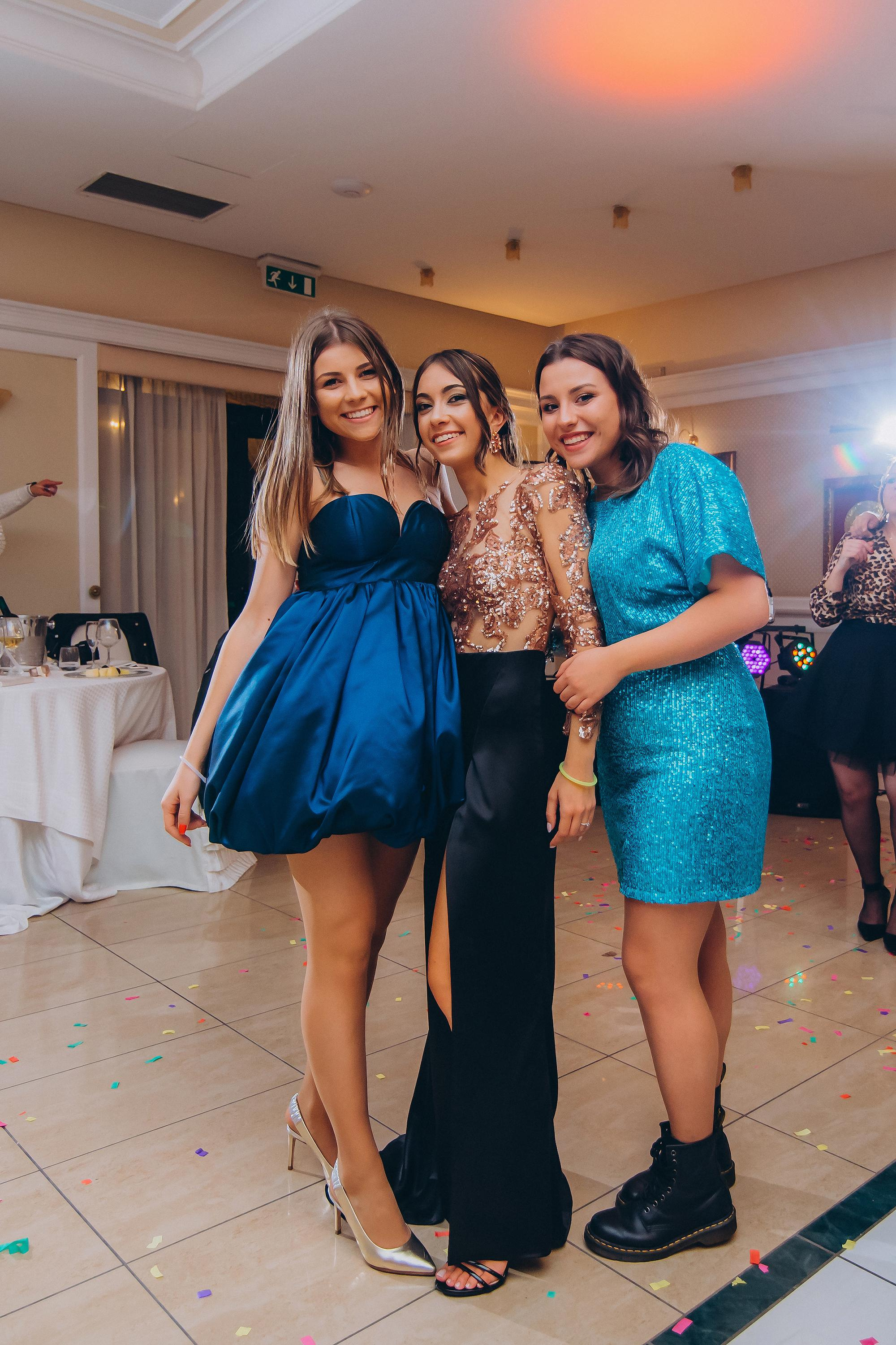 18 anni di Francesca. Ciao, benvenuta! Sono Anastasia la vostra fotografa per il matrimonio