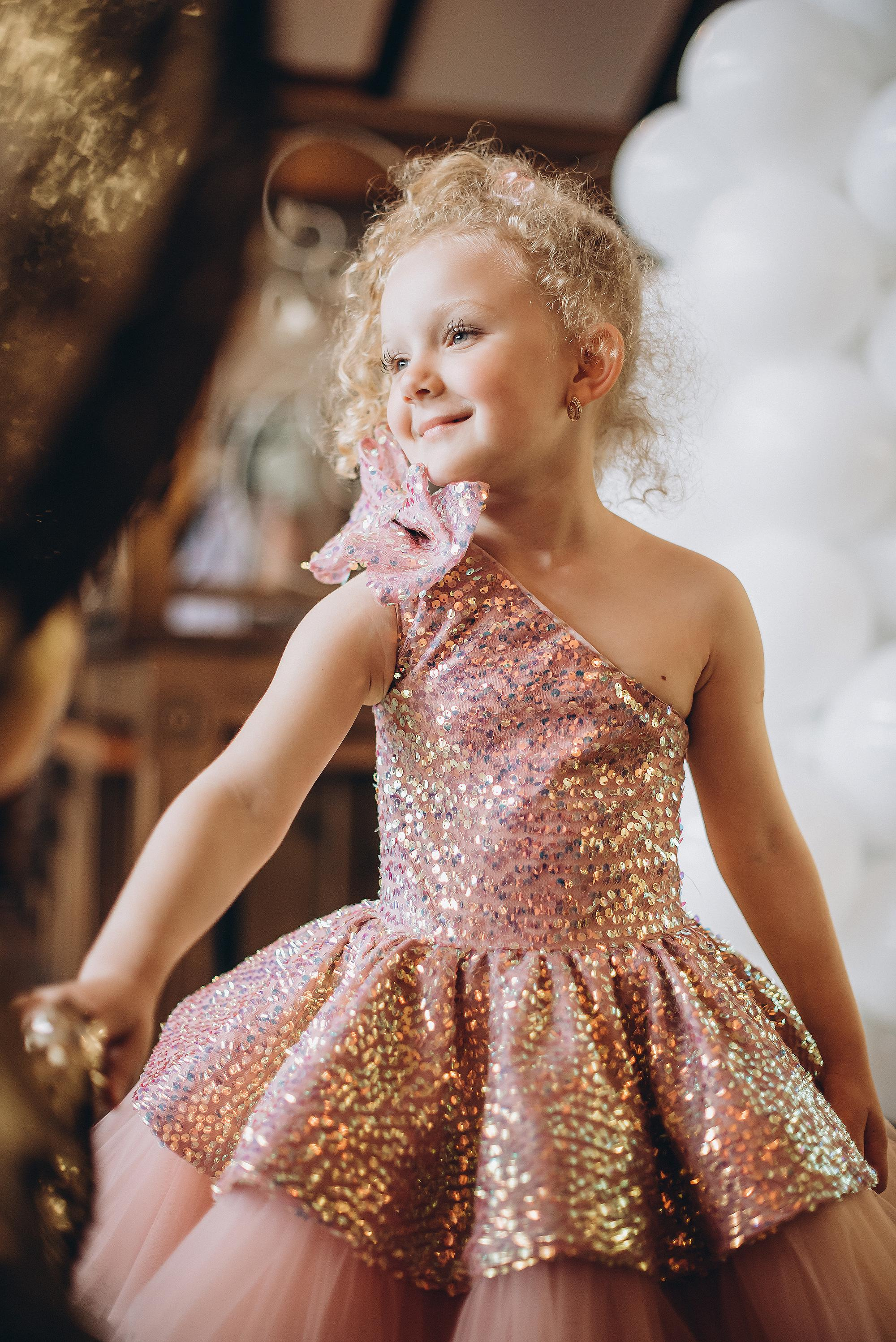 Kate. Ciao, benvenuta! Sono Anastasia la vostra fotografa per il matrimonio