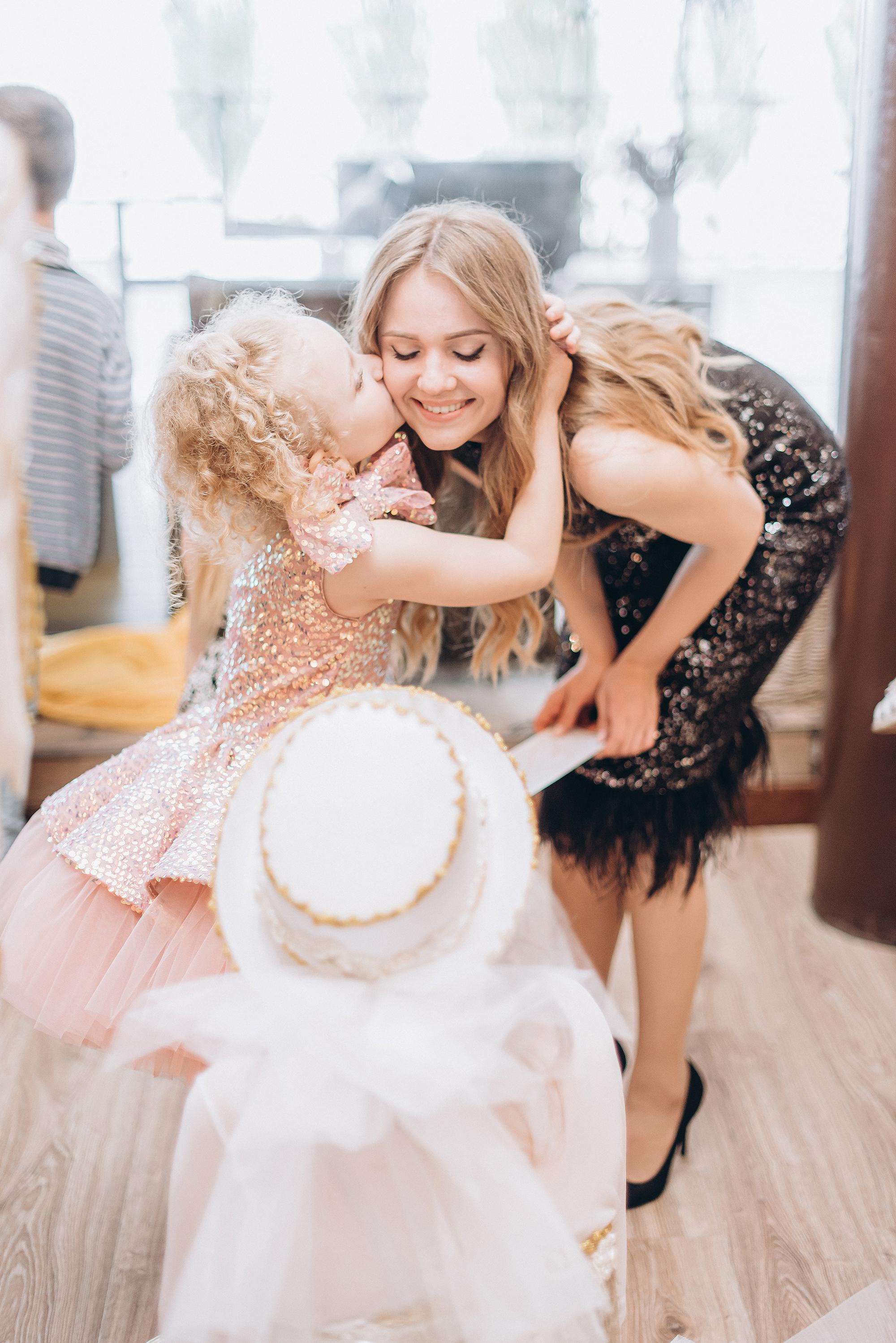 Kate. Ciao, benvenuta! Sono Anastasia la vostra fotografa per il matrimonio