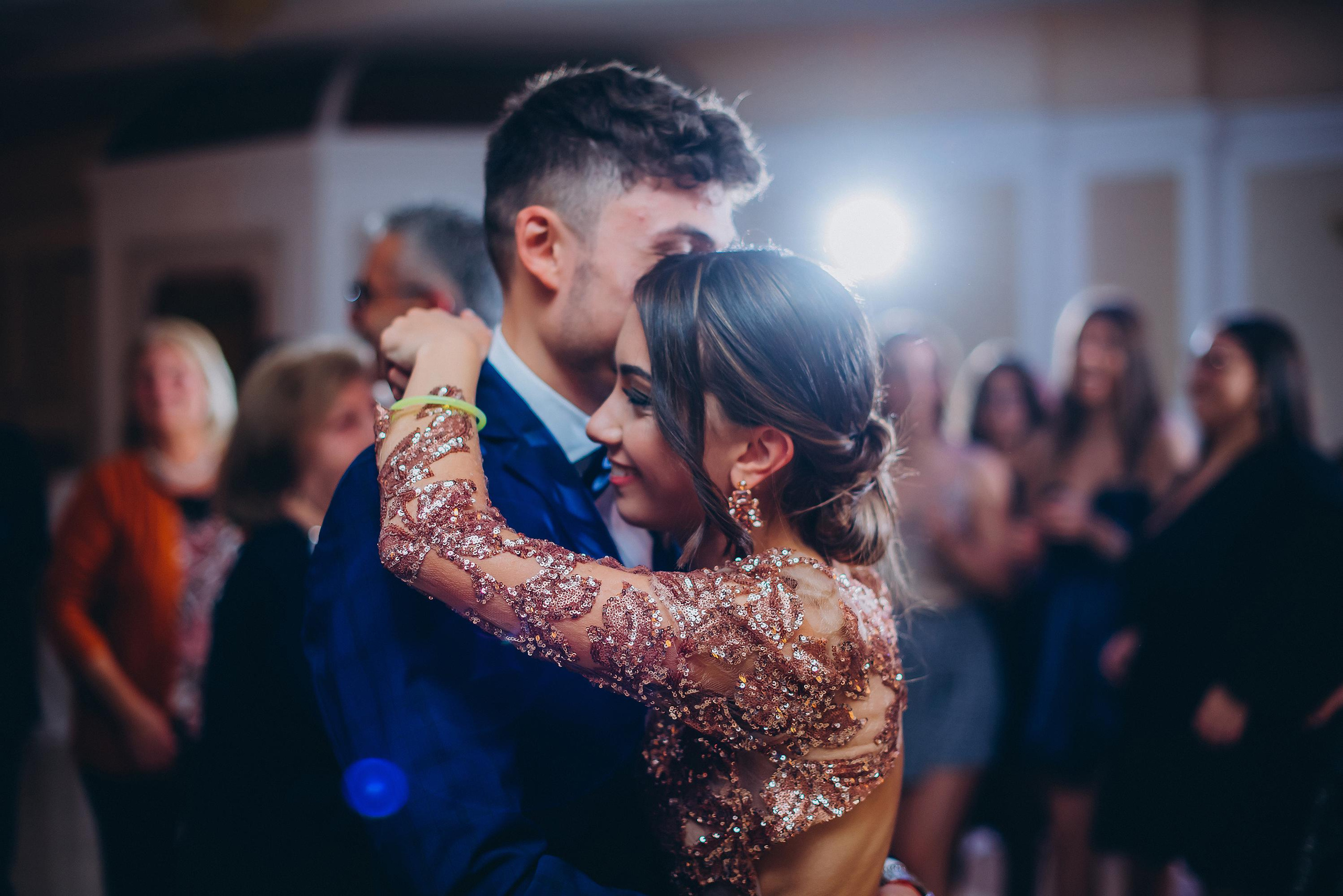 18 anni di Francesca. Ciao, benvenuta! Sono Anastasia la vostra fotografa per il matrimonio