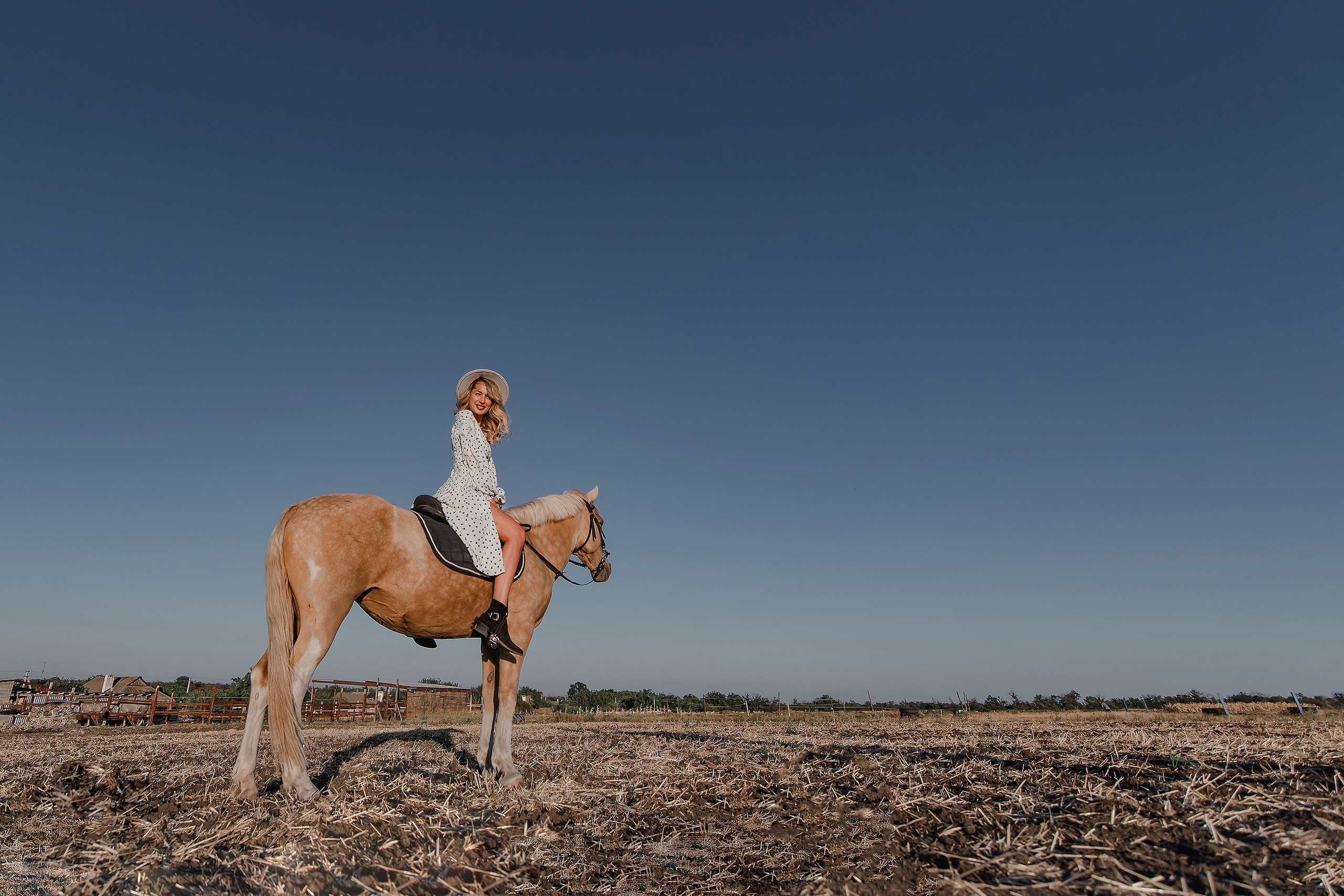 Tatiana. Ciao, benvenuta! Sono Anastasia la vostra fotografa per il matrimonio
