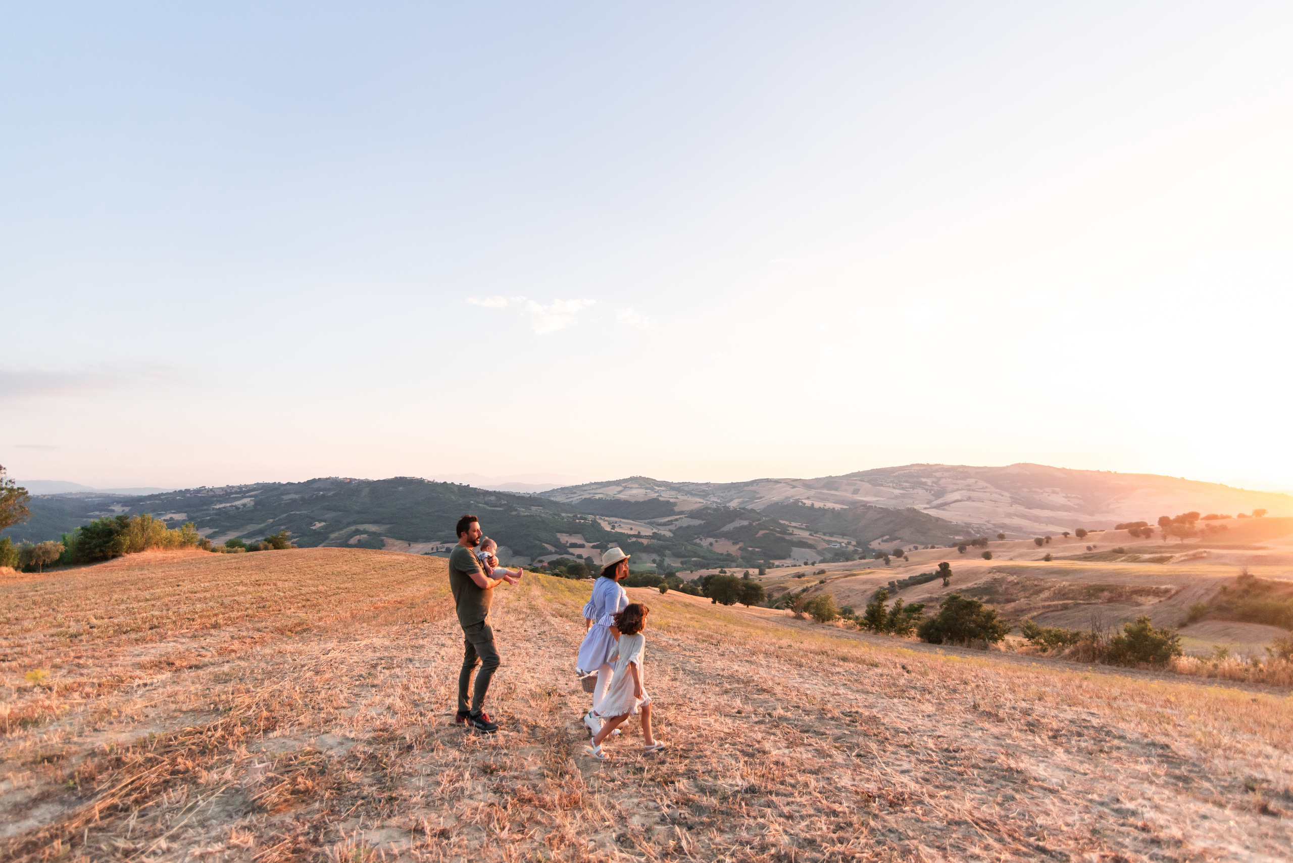 Foto di famiglia. Ciao, benvenuta! Sono Anastasia la vostra fotografa per il matrimonio