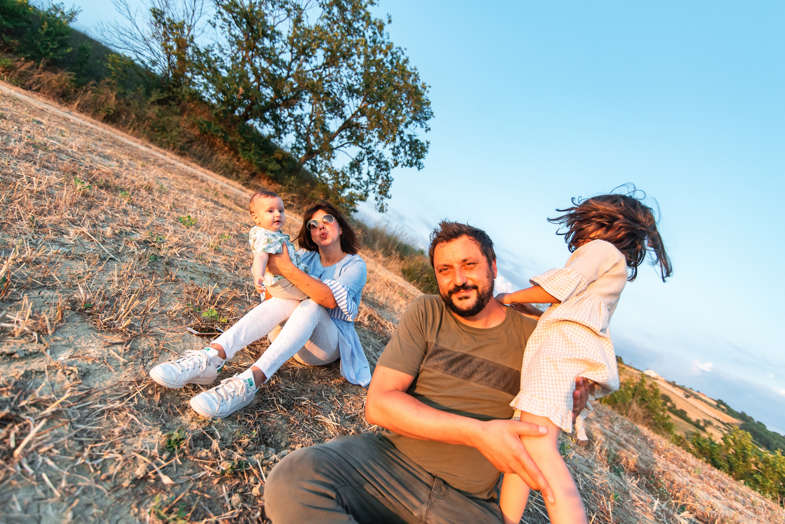 Foto di famiglia. Ciao, benvenuta! Sono Anastasia la vostra fotografa per il matrimonio