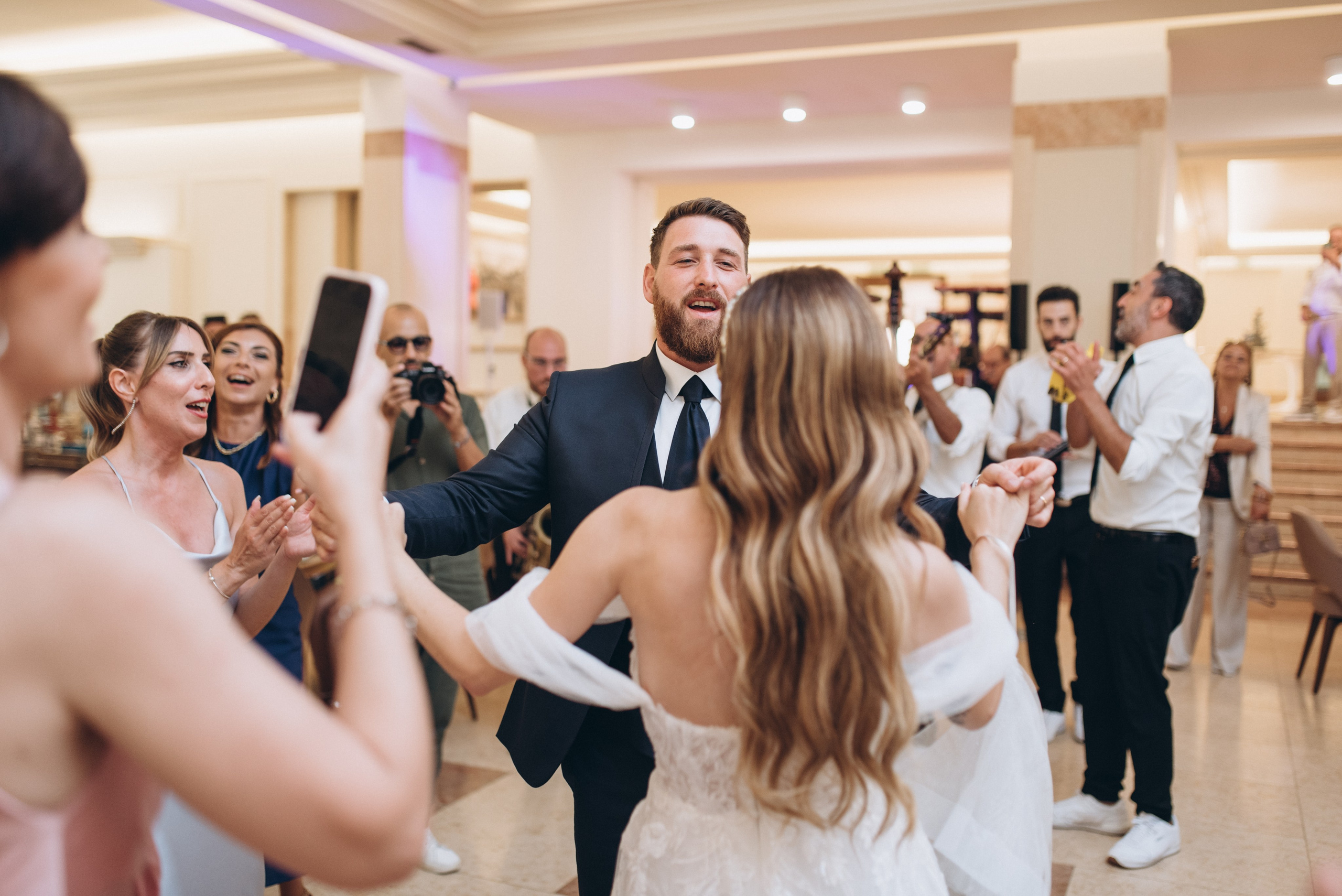 ANNA E LEONARDO. Ciao, benvenuta! Sono Anastasia la vostra fotografa per il matrimonio