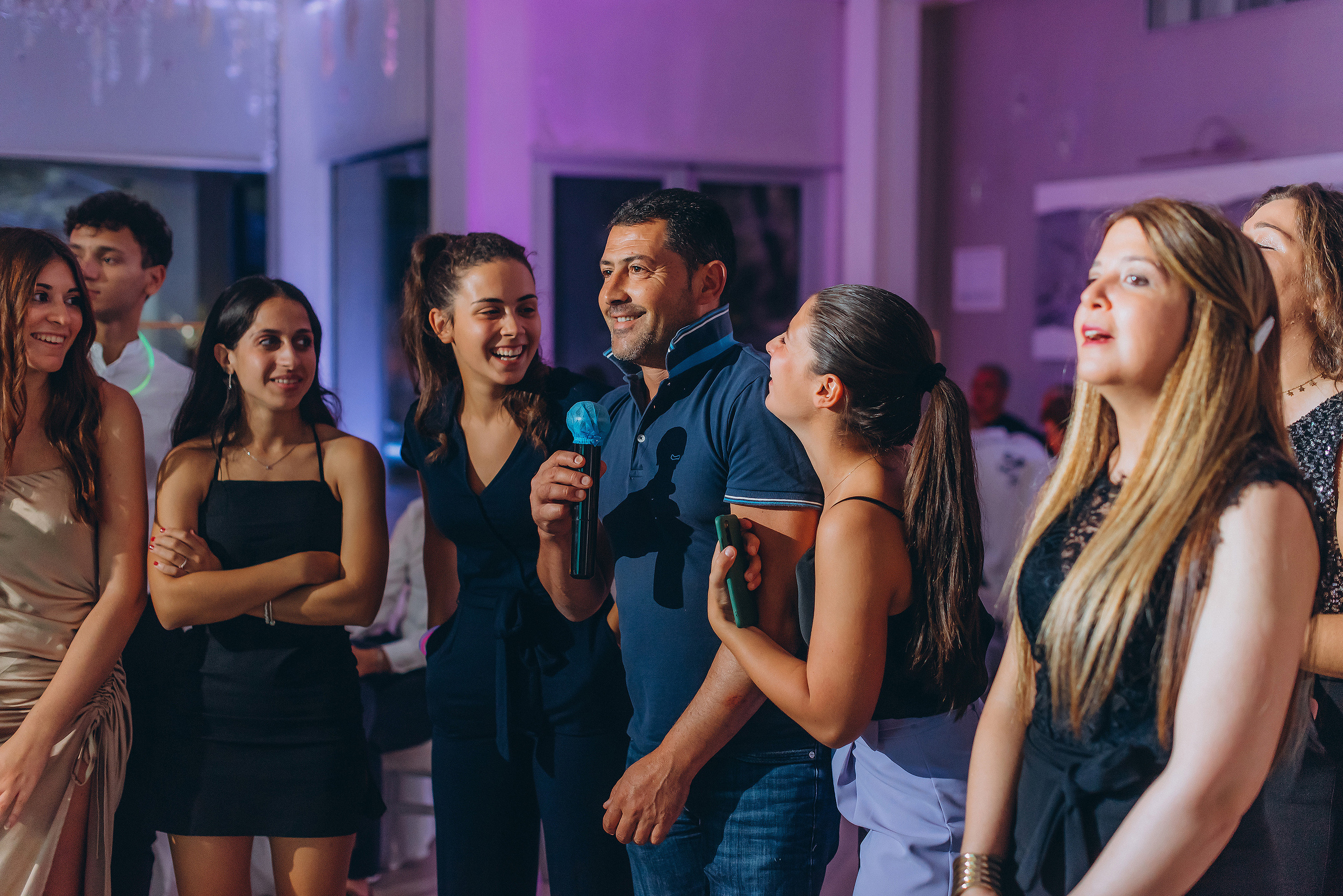 Ramona. Ciao, benvenuta! Sono Anastasia la vostra fotografa per il matrimonio