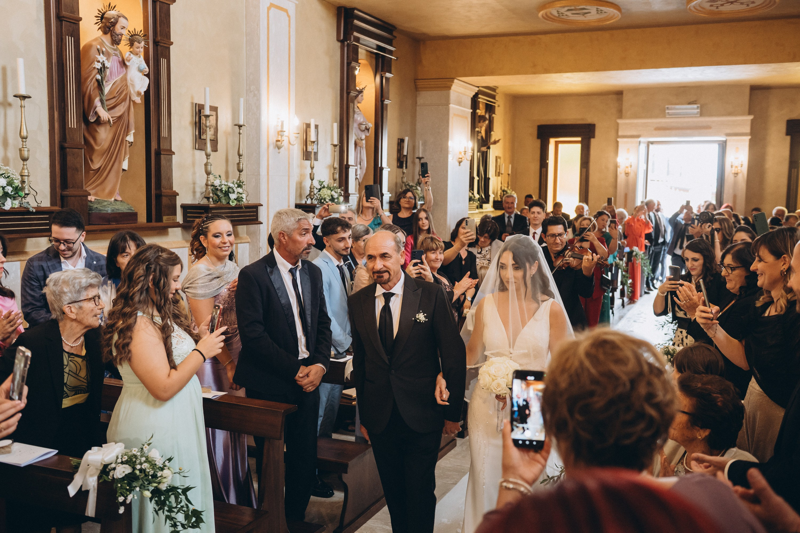 NICOLE & OTO. Ciao, benvenuta! Sono Anastasia la vostra fotografa per il matrimonio
