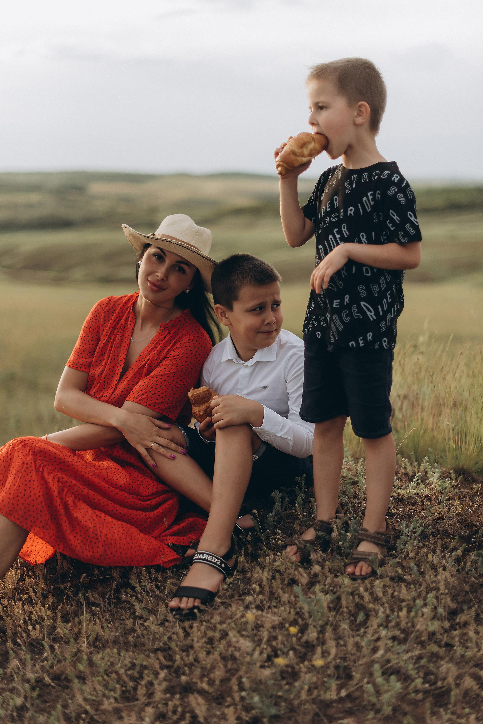 Foto di famiglia. Ciao, benvenuta! Sono Anastasia la vostra fotografa per il matrimonio