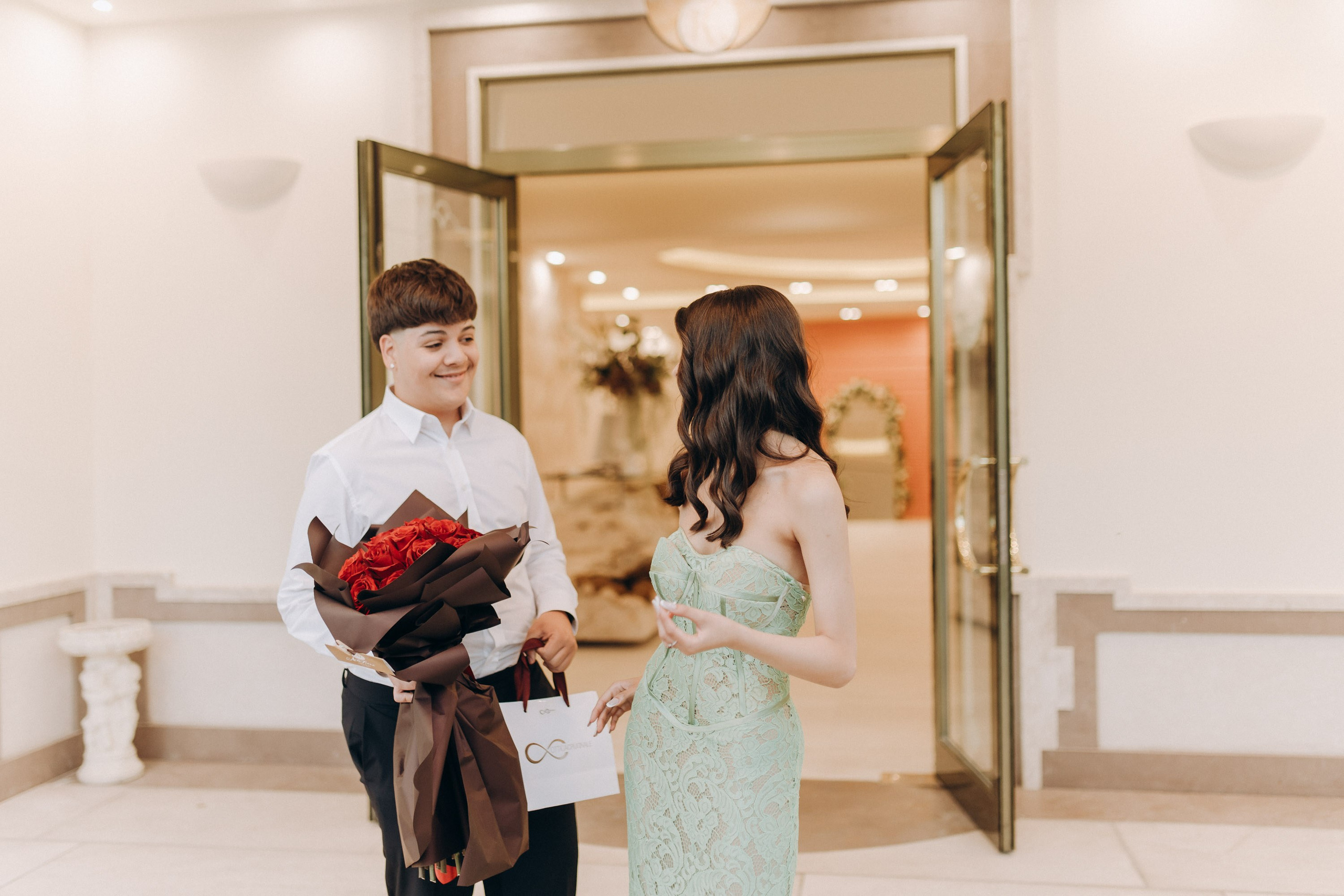 ALICE. Ciao, benvenuta! Sono Anastasia la vostra fotografa per il matrimonio