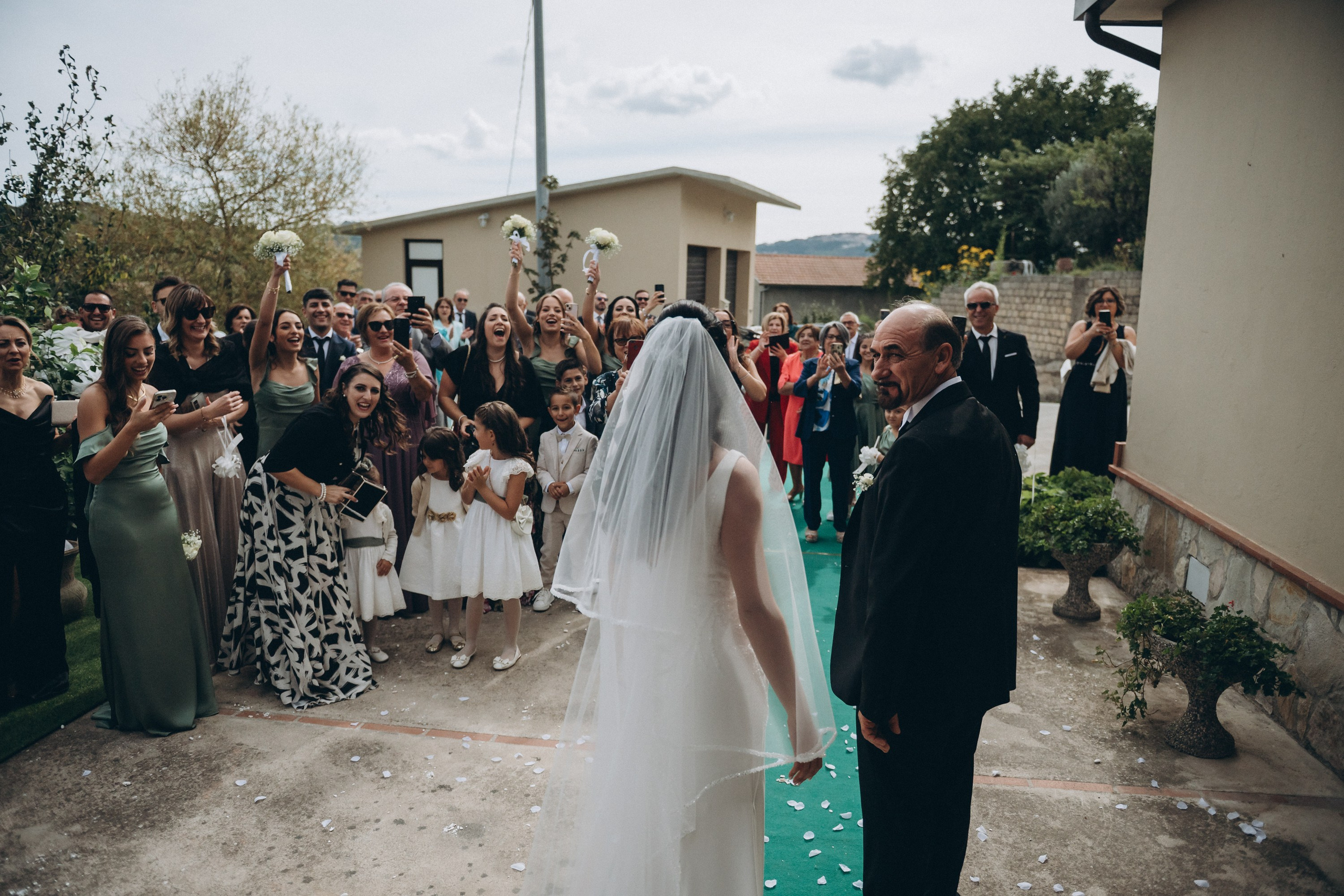 NICOLE & OTO. Ciao, benvenuta! Sono Anastasia la vostra fotografa per il matrimonio