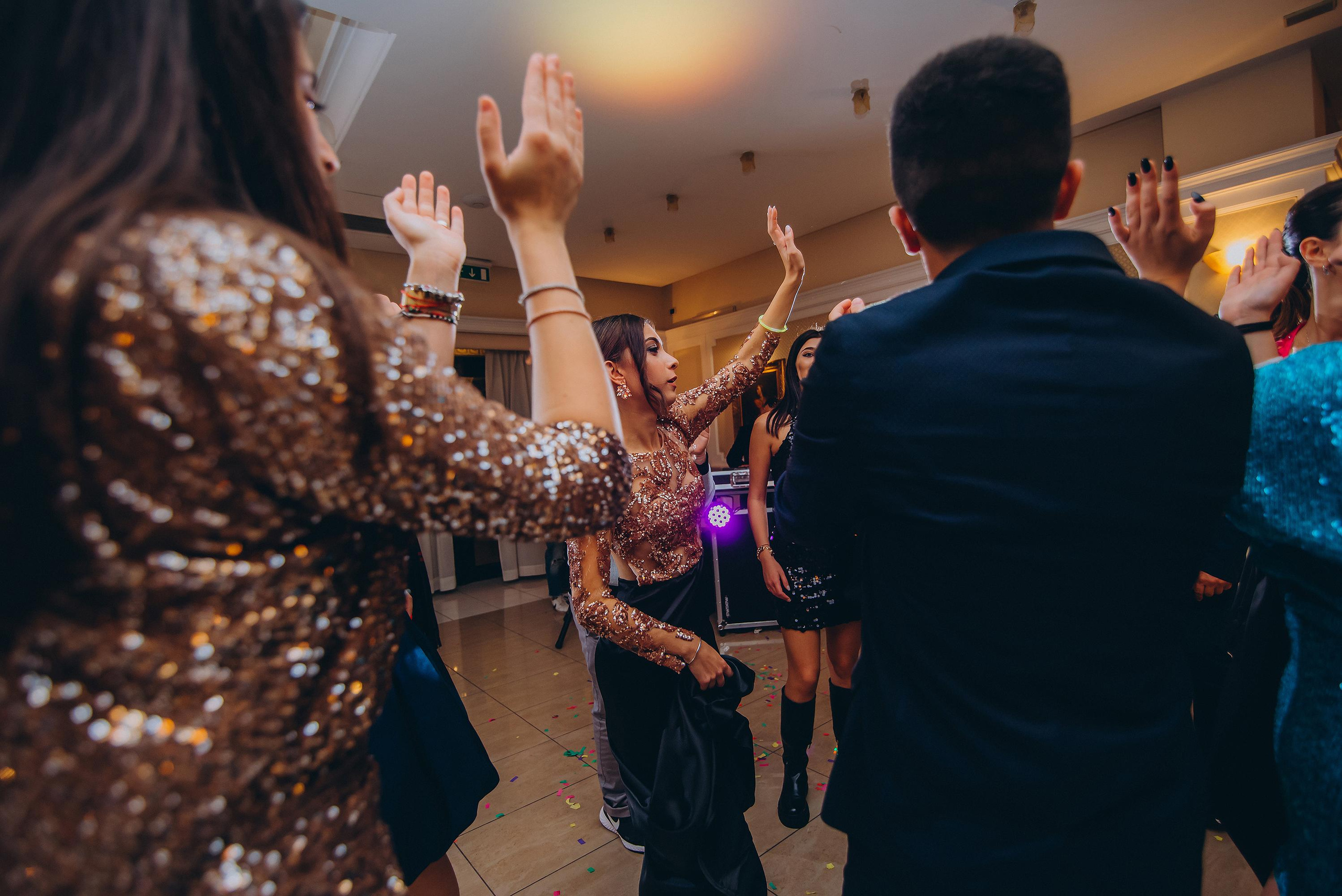 18 anni di Francesca. Ciao, benvenuta! Sono Anastasia la vostra fotografa per il matrimonio