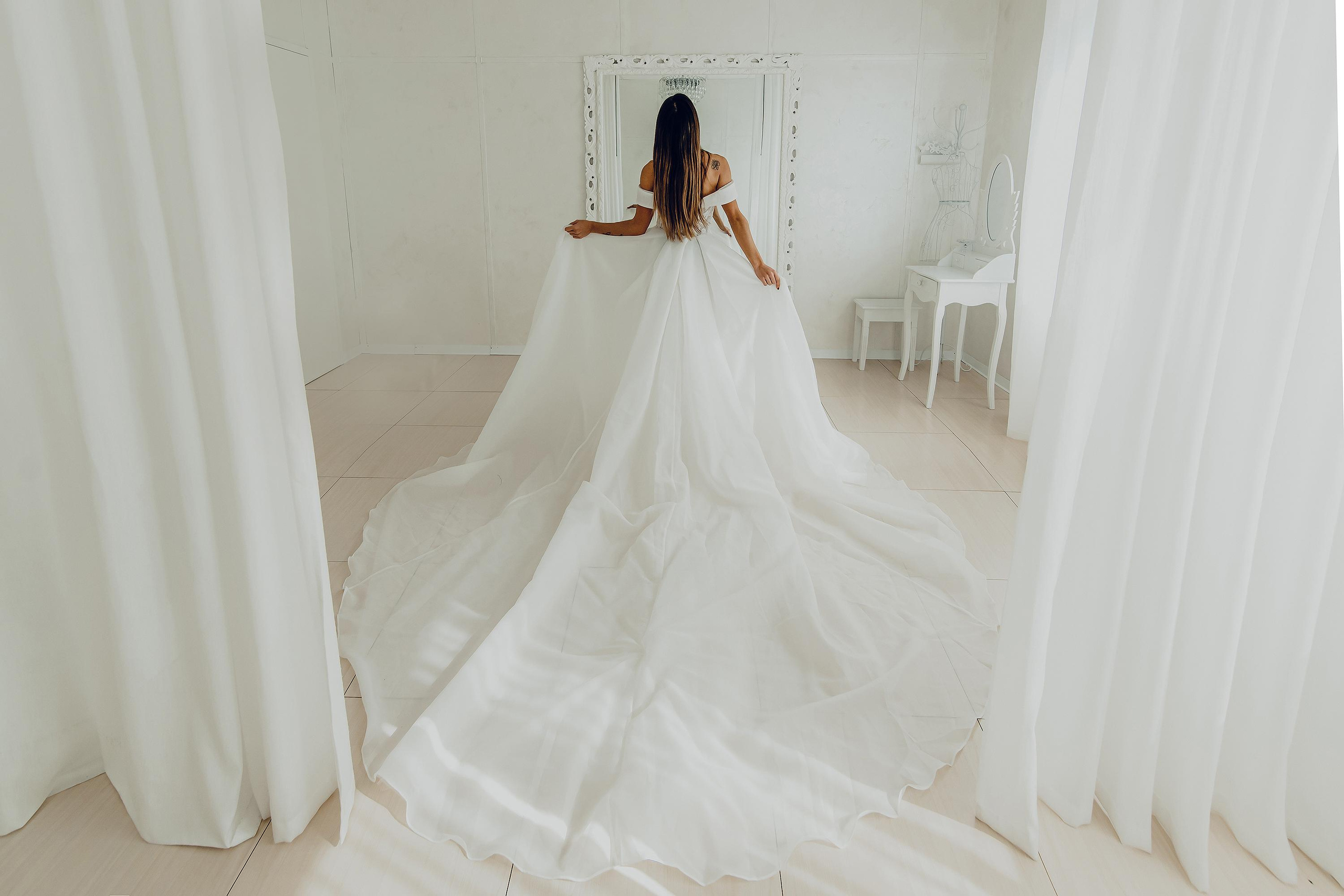 Brides ALISA KING. Ciao, benvenuta! Sono Anastasia la vostra fotografa per il matrimonio